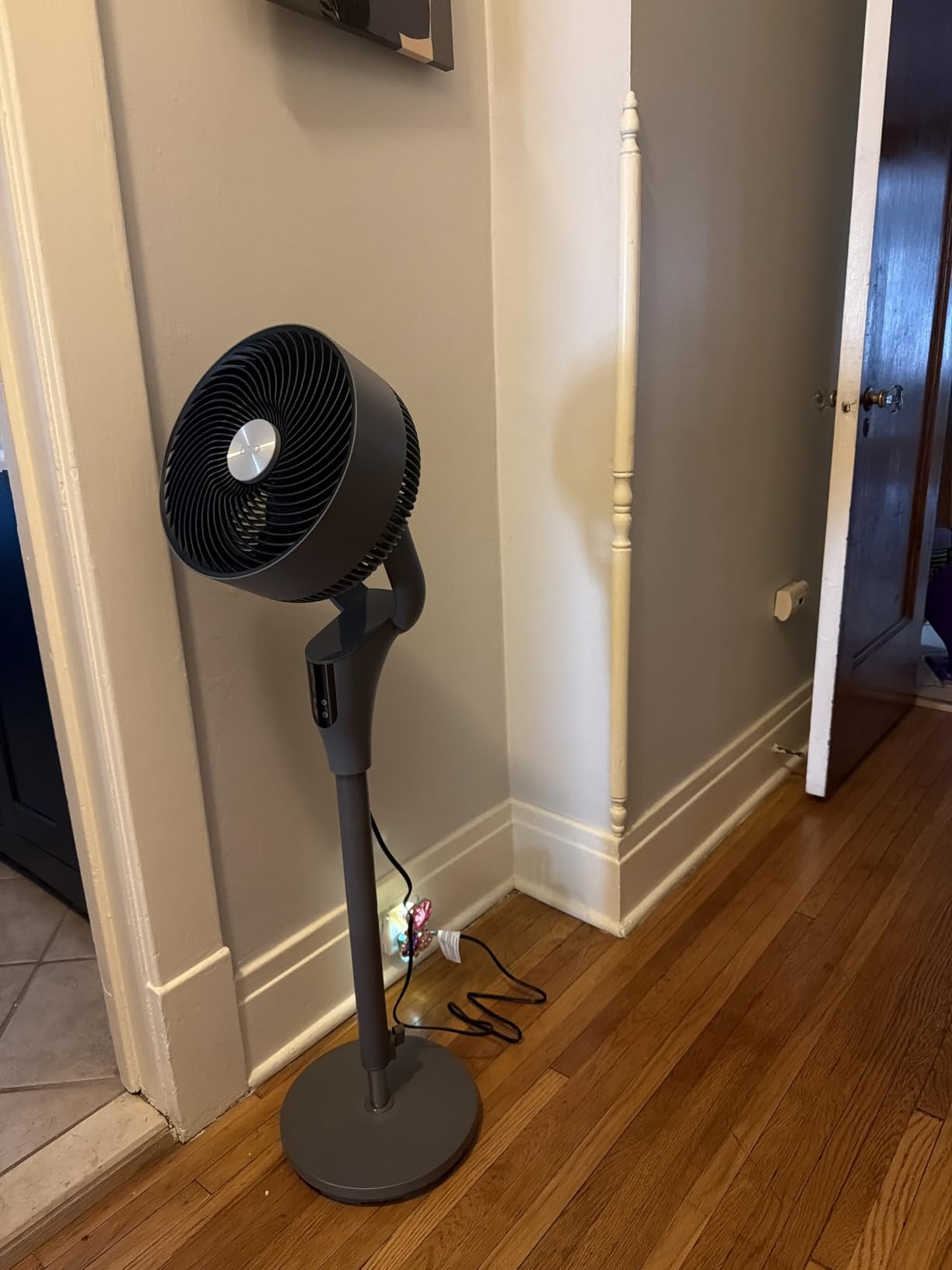 DREO Fan for Bedroom, 2026 Upgraded, 90ft Airflow, 20dB Quiet Fan, 90° Oscillating Standing Fan for Whole Room, DC Motor, 8+H Speeds, 3 Modes, 38-42'' Adjustable Height, 38-42'' Adjustable Height, 8H Timer, 105° Manual Vertical customer photo 1