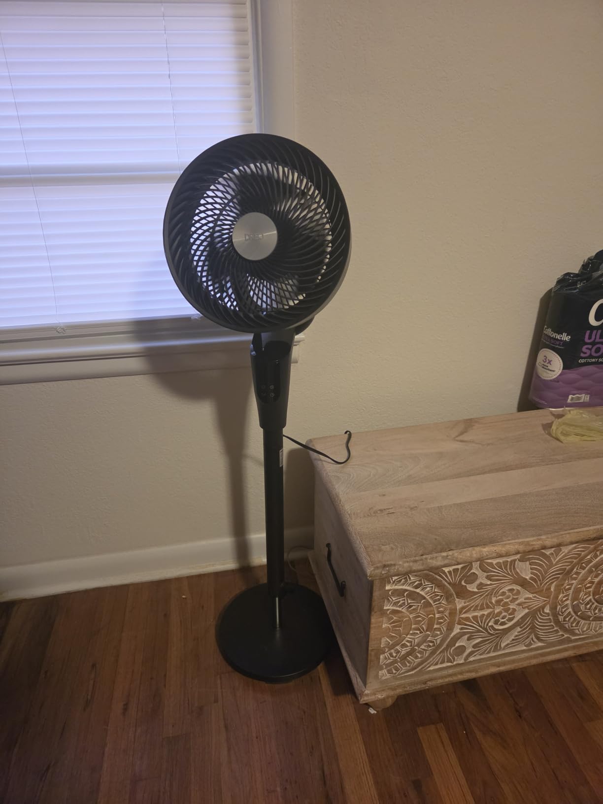 DREO Fan for Bedroom, 2026 Upgraded, 90ft Airflow, 20dB Quiet Fan, 90° Oscillating Standing Fan for Whole Room, DC Motor, 8+H Speeds, 3 Modes, 38-42'' Adjustable Height, 38-42'' Adjustable Height, 8H Timer, 105° Manual Vertical customer photo 2