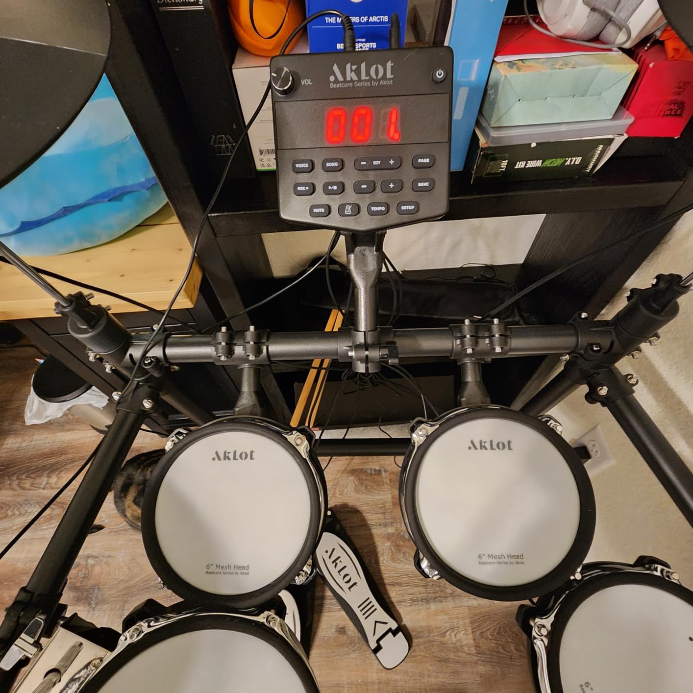 AKLOT B-CORE530 Electronic Drum Set: Dual-Zone Quiet Mesh Drum Pads, 10'' Dual-Trigger Cymbals, Height-Adjustable Rack, 360 Sounds, USB MIDI, Lesson Book, Throne, Sticks, Headphones customer photo 1