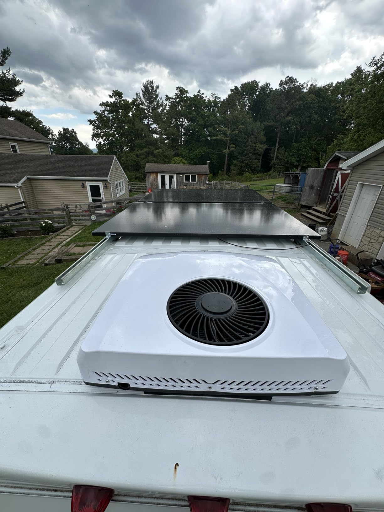RV Air Conditioner, 12V 10000 BTU Rooftop Air Conditioner for RVs, Trucks, Vans, Campers, Tractor, Low Profile Quiet AC Unit, Battery Powered (w/heater) customer photo 1