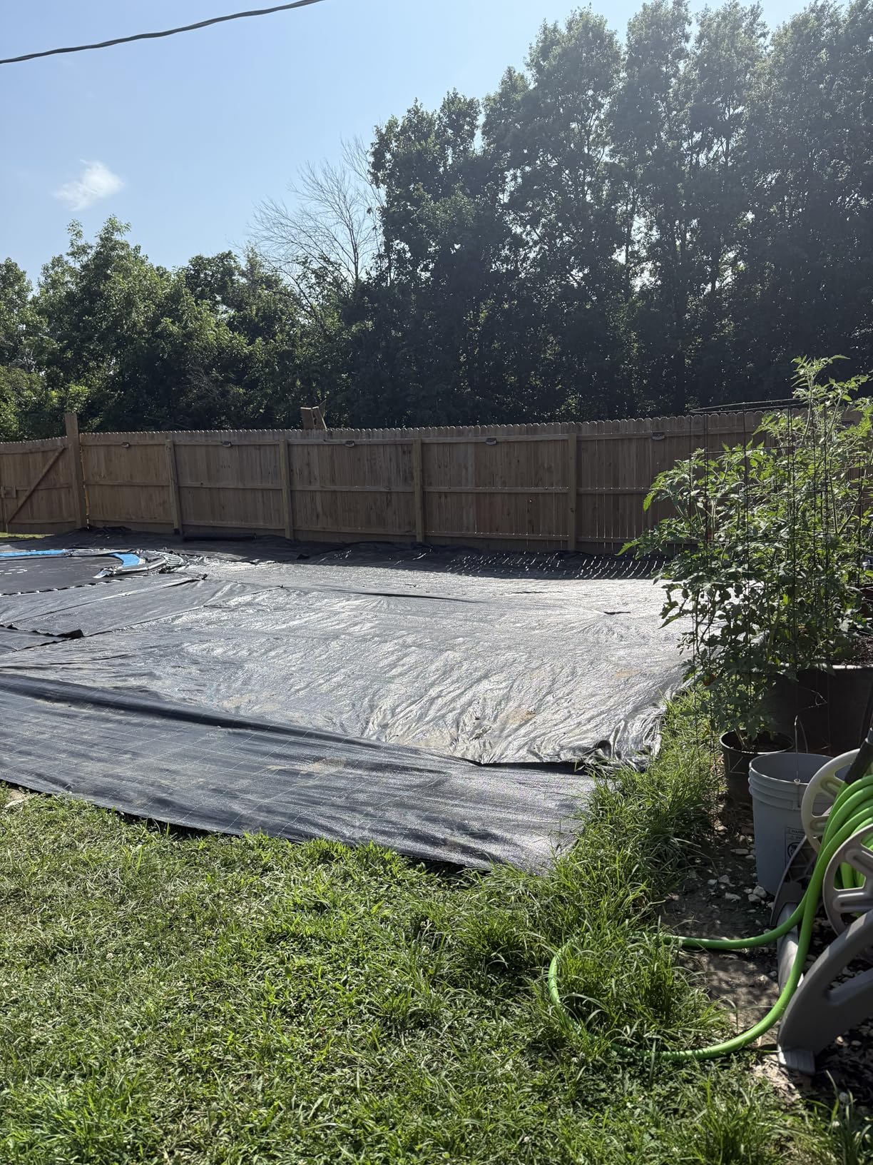 3ft x 300ft Landscape Fabric -Heavy Duty Weed Barrier Fabric for Landscaping, Weed Blocker Cloth,Geotextile Fabric for Garden, Driveway & Ground Cover, Garden Weed Mats,Grid Design customer photo 1