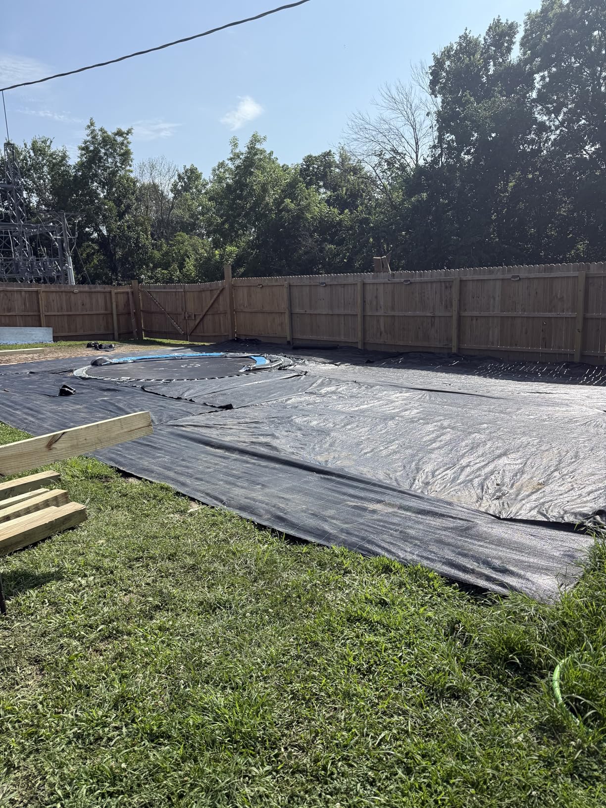 3ft x 300ft Landscape Fabric -Heavy Duty Weed Barrier Fabric for Landscaping, Weed Blocker Cloth,Geotextile Fabric for Garden, Driveway & Ground Cover, Garden Weed Mats,Grid Design customer photo 2