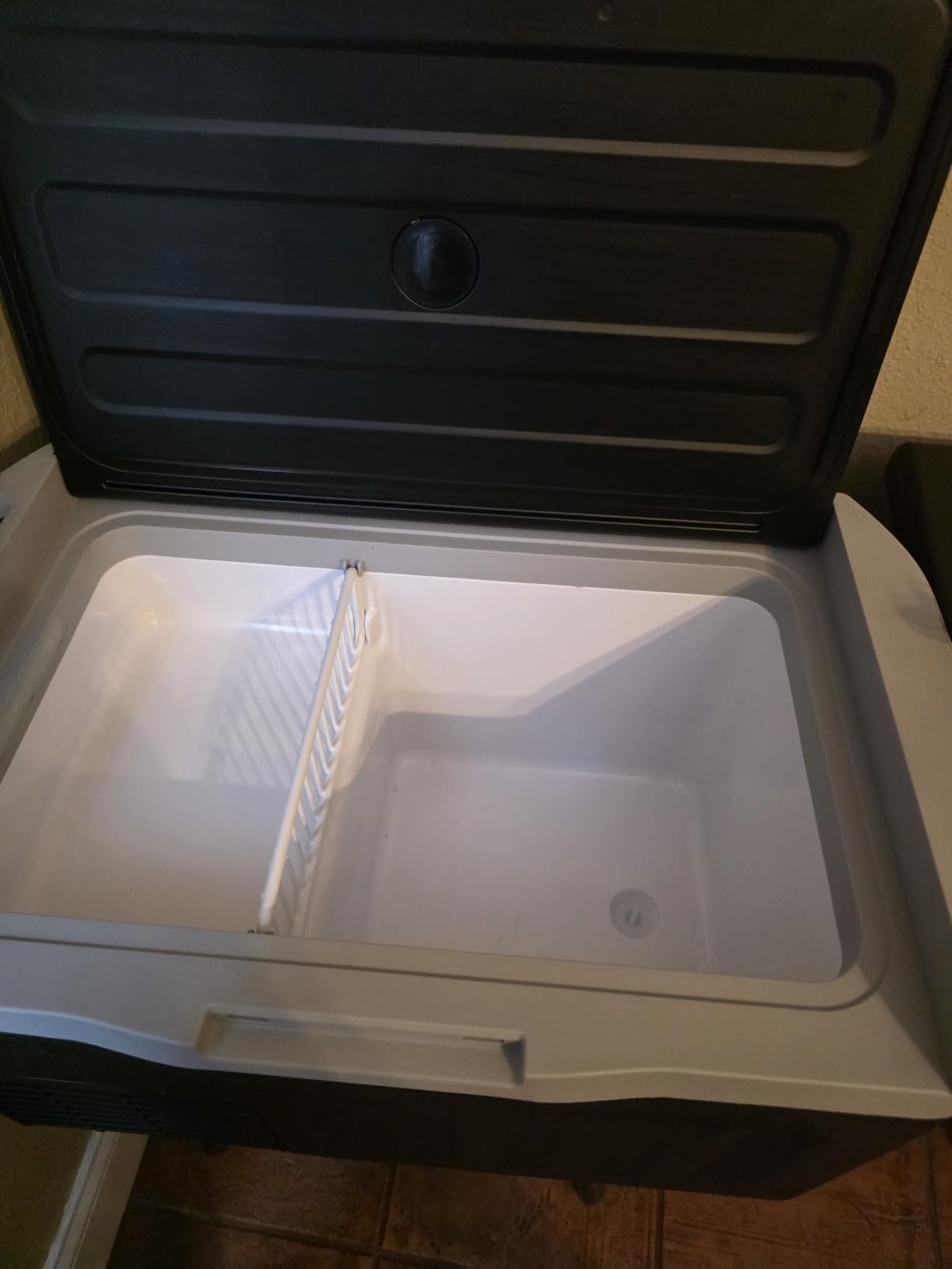 Frigidaire 2-in-1 Portable 12/24V DC & 110-240V AC Compressor Fridge Freezer - Compact for Travel, Car, Camping, Road Trips, Home, Dual Voltage 21qt customer photo 1