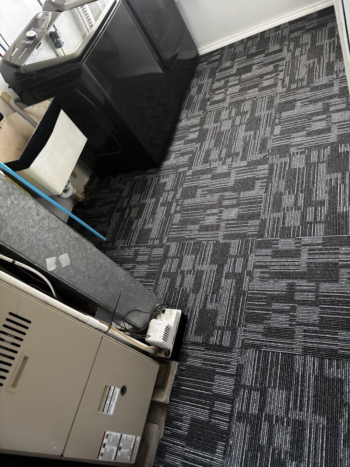 ALTRUISTIC Heavy Duty Commercial Carpet Tiles, 24 x 24, Non-Slip Soft Square Floor Tile, 18 Pieces/72 sq ft, FlexLok Tabs Included, for Office Bedroom Living Room Kitchen Garage Gym (1 Box, Gray) customer photo 1