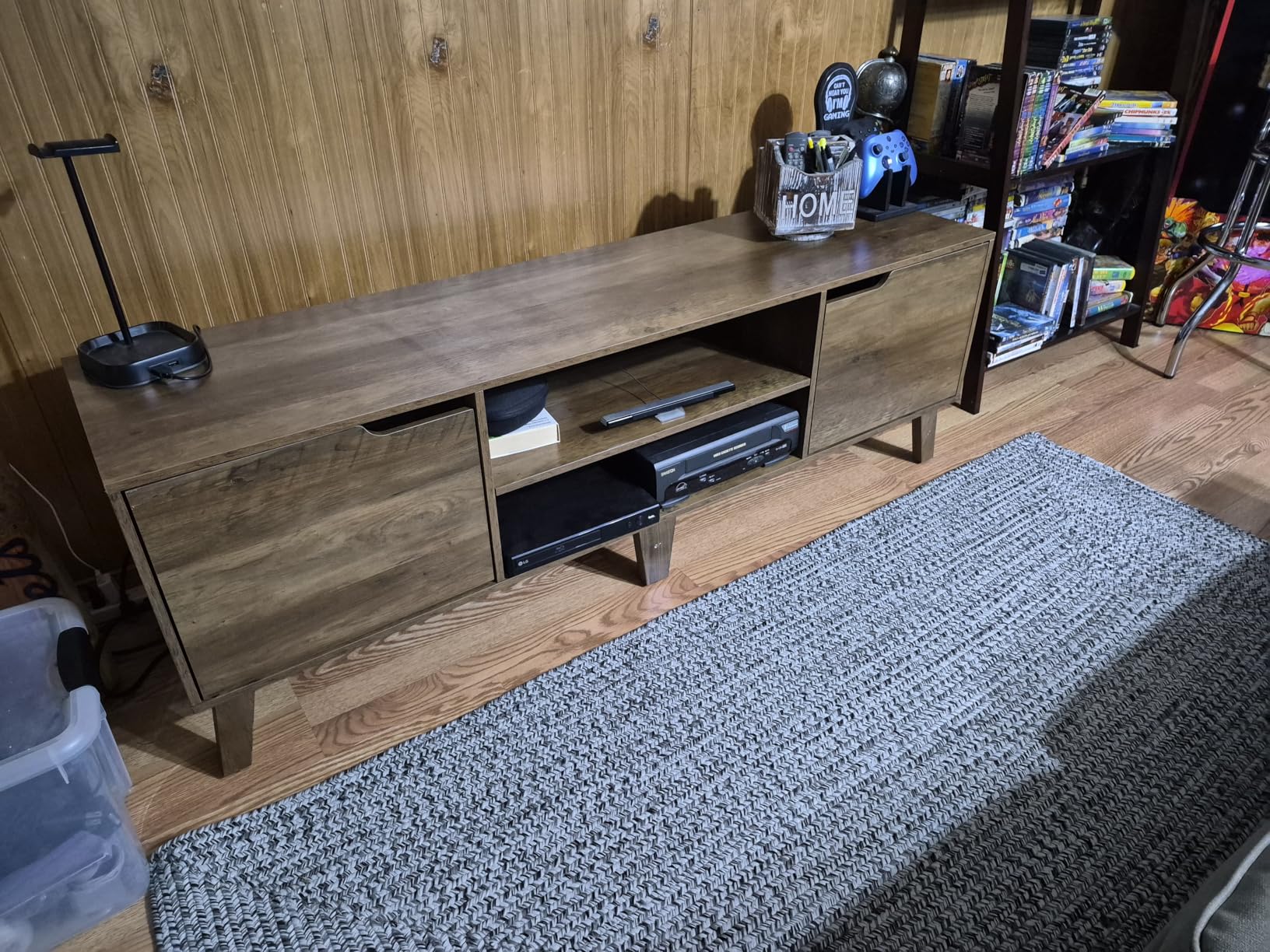 VASAGLE TV Stand for 65-Inch TVs, Entertainment Center with Adjustable Shelf, 58-Inch Long Media Console Table, Transitional Style, for Living Room, Bedroom, Honey Brown ULTV556K01 customer photo 1