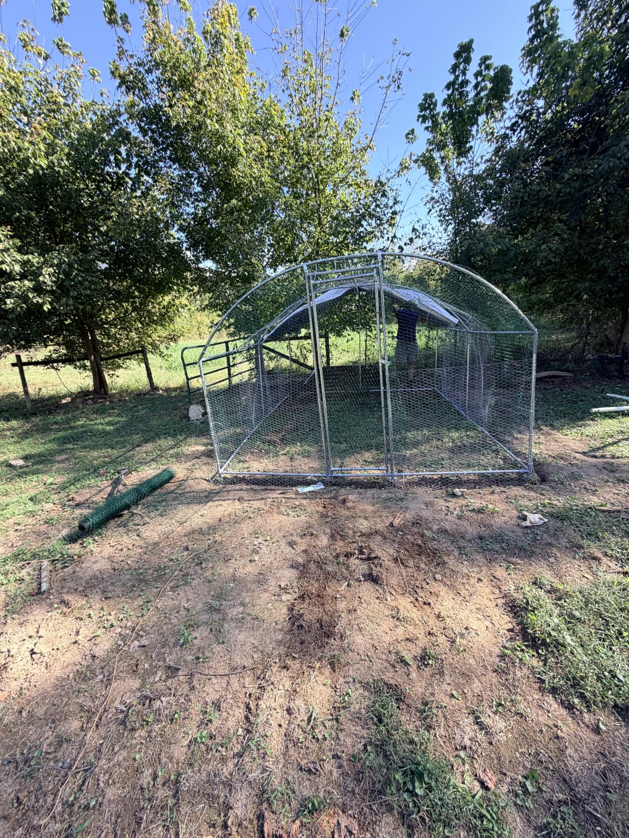 VEVOR Metal Chicken Coop, 6.56x6.56x6.56ft Large Walk-in Chicken Runs with Cover, Spire Roof Hen House Enclosure with Security Lock, Outdoor Duck Rabbit Cage Poultry Pen for Backyard, Farm, Yard customer photo 2