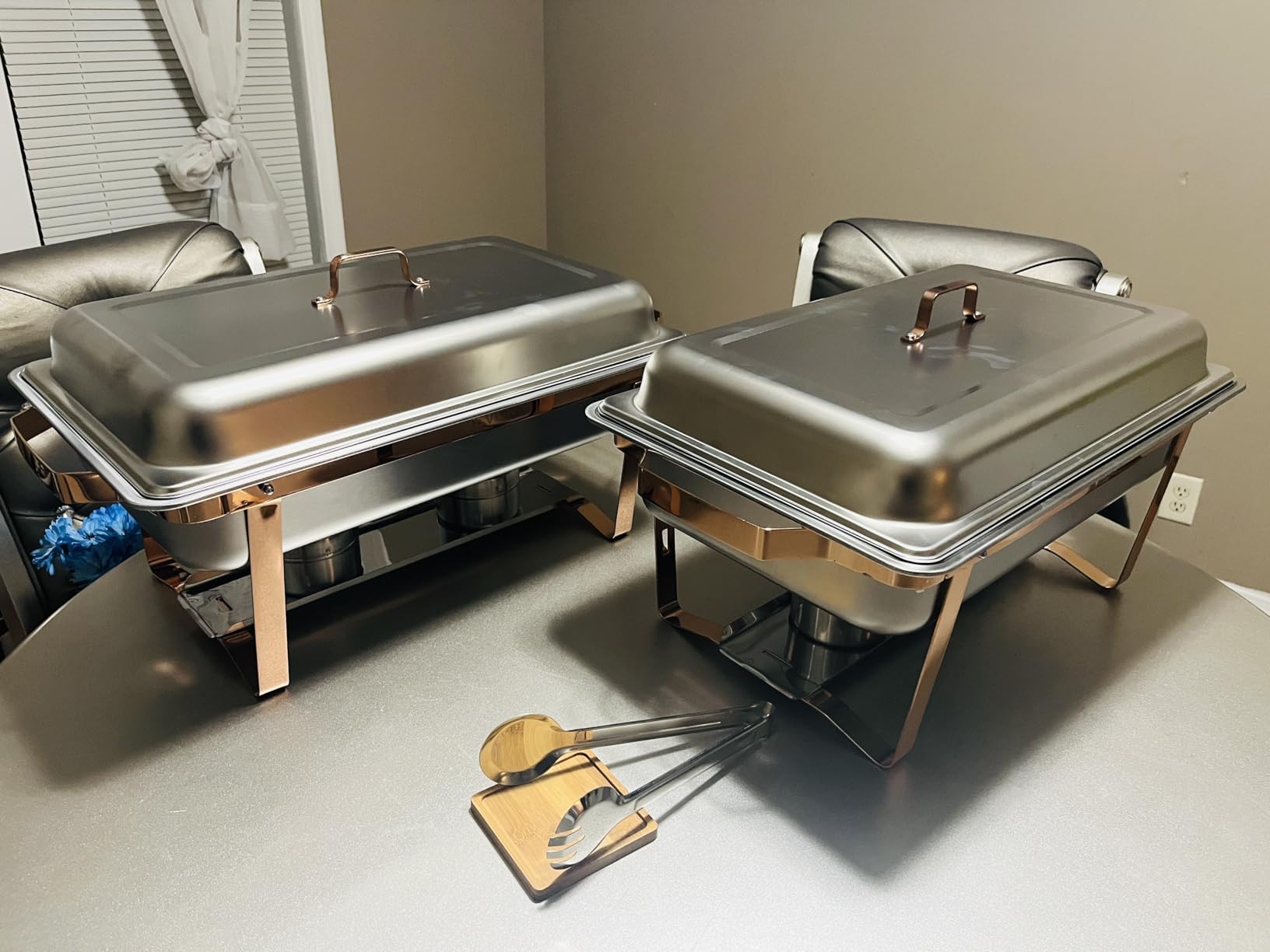 VEVOR Chafing Dish Buffet Set, 8 Qt 6 Pack, Stainless Steel Chafer with 6 Full Size Pans, Rectangle Catering Warmer Server with Lid Water Pan Stand Fuel Holder, for Weddings Parties Banquets, Silver customer photo 2