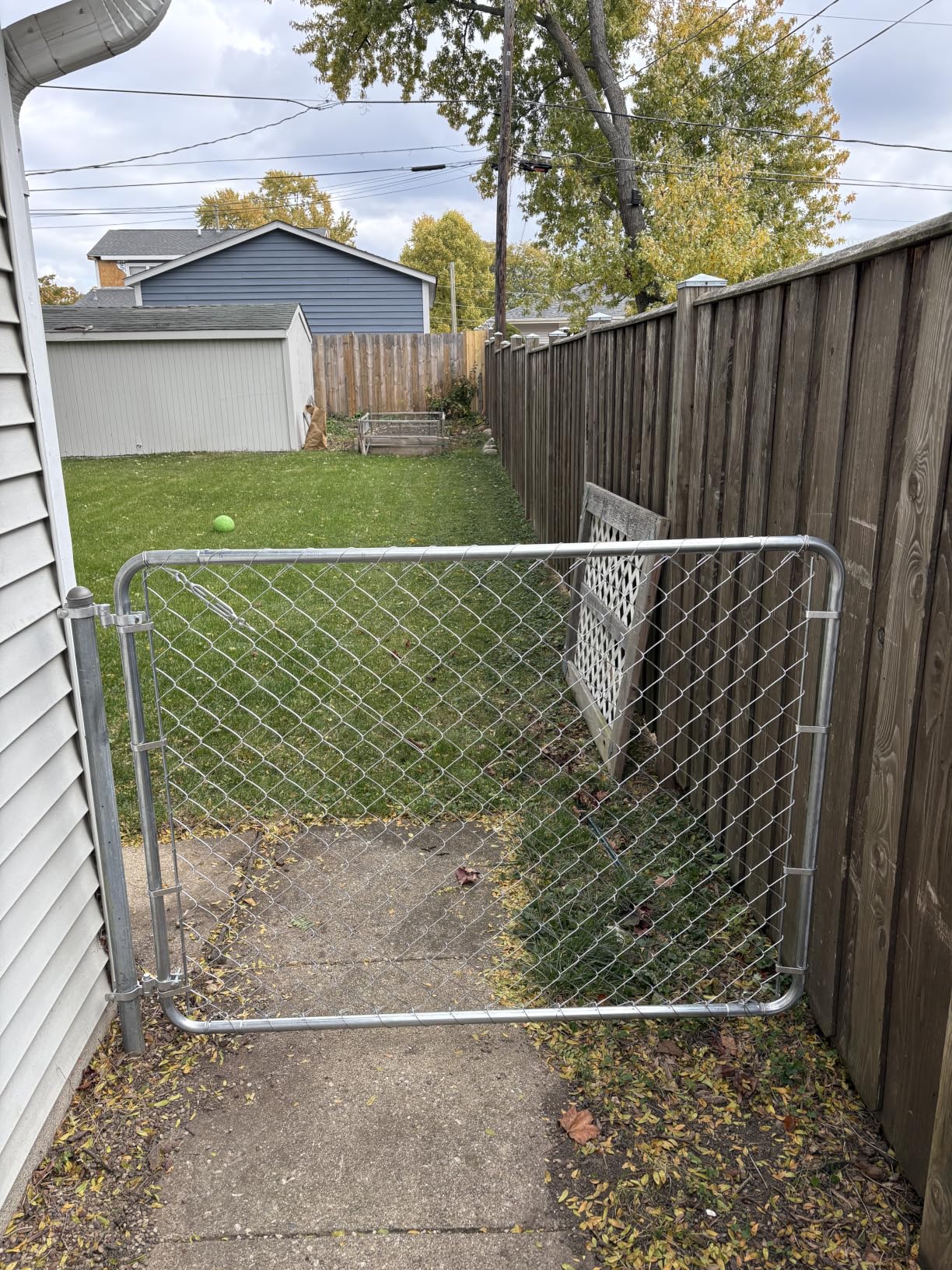 VEVOR Chain Link Fence Gate, 72 x 48 in, Adjustable Chain Link Fence Panel, Fit 2.2-6 ft (W) x 6 ft (H) Garden Fence Gate Opening, Fencing Gate with Plastic Coating, for Farm Black, Posts Not Included customer photo 1