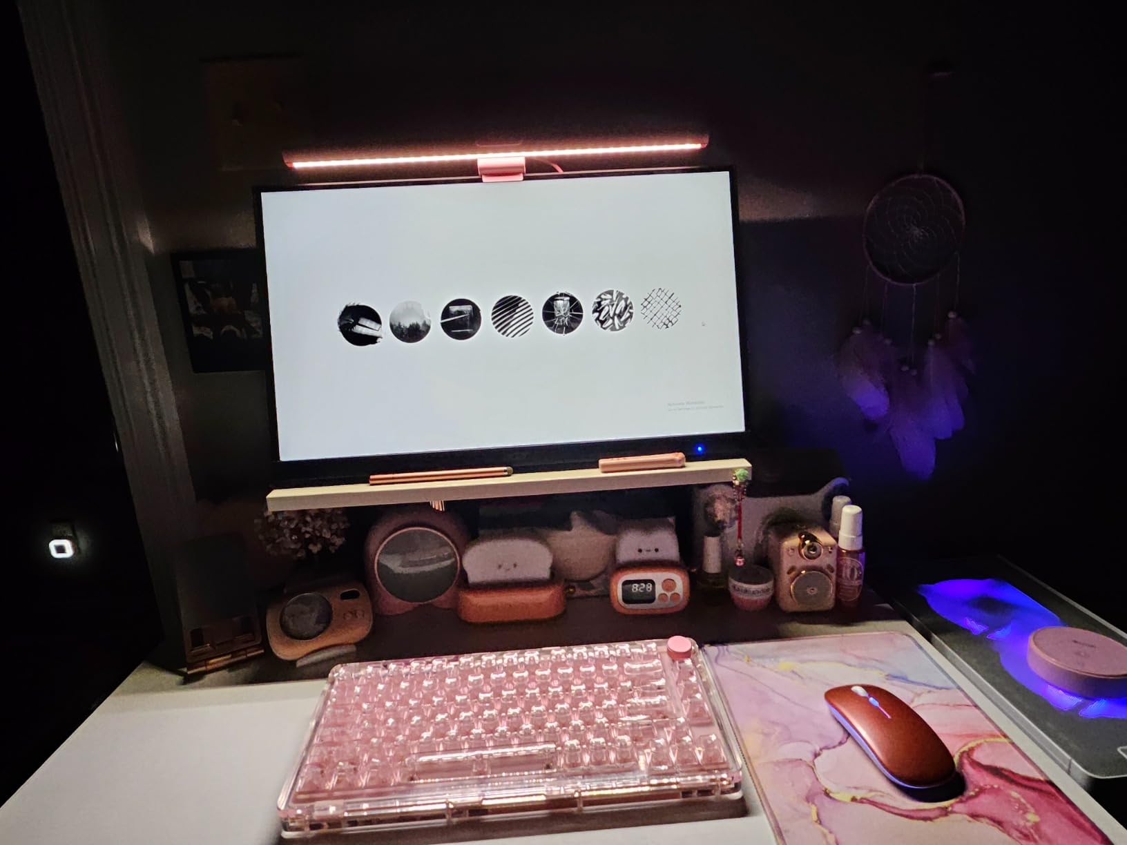 Quntis Monitor Light Bar Pro White, Eye-Care No Glare USB Computer Lamp, Stepless Dimming & Auto-Dimming Brightness, Dual Control, Modern Aesthetic Space Saving Desk Accessories Office Gaming Reading customer photo 2