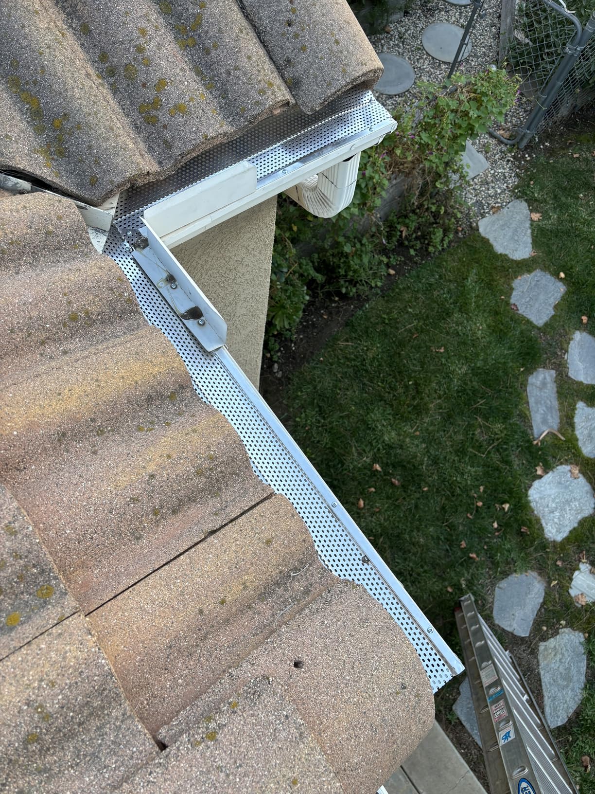 Gutter Guard, 5 inch Aluminum Gutter Guards, 10Pack-40ft, DIY Leaf Guards Protection for Gutters, 5