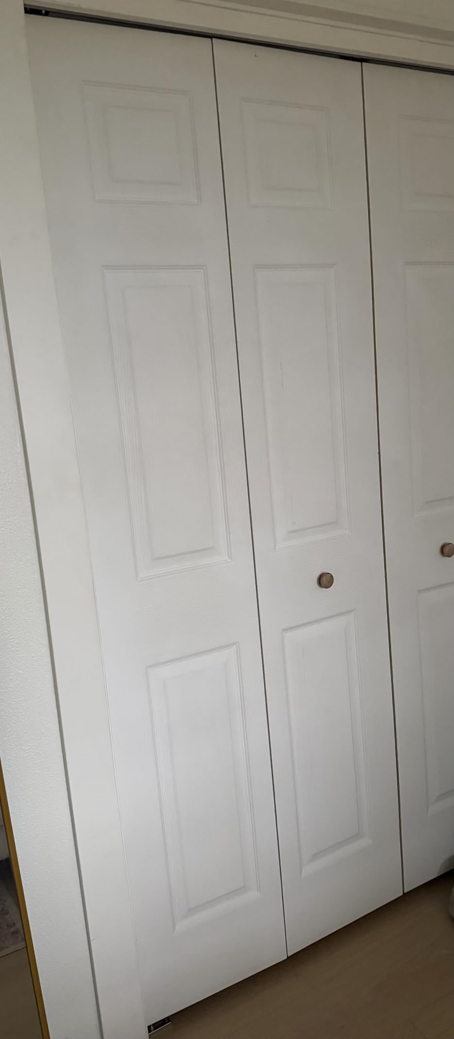 BarnSmith 30 in.x 80 in. Bifold Barn Door, 6 Panel White Primed Bifold Closet Door, Hollow Core Interior Barn Doors with Hardware Kit customer photo 2