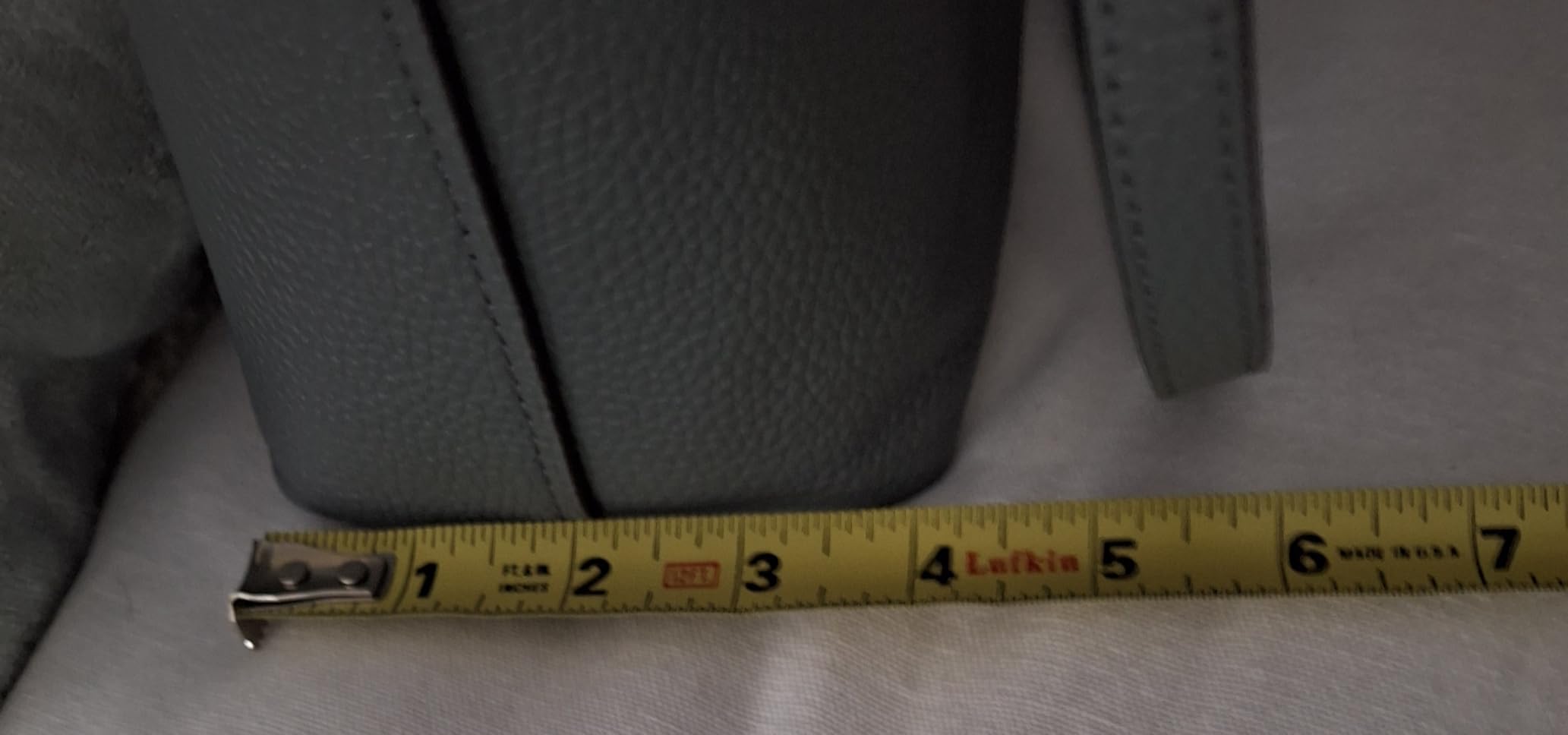 Women's Quinn Medium Top-Zip Tote customer photo 2