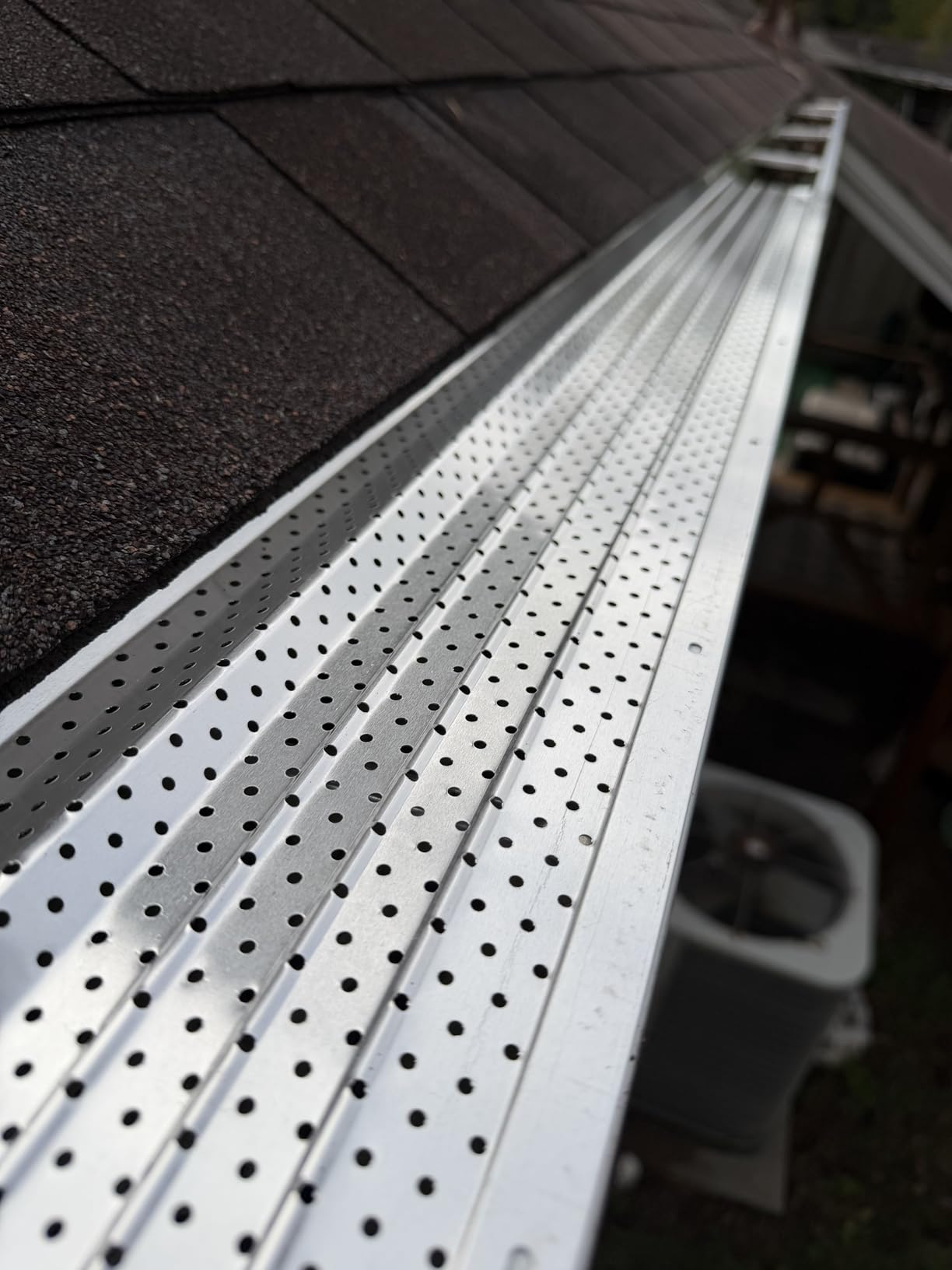 Premium Leaf Guards for Gutters, Heavy Duty Gutter Guards 5 Inch-50 feet, Easy DIY Gutter Leaf Guards, Home Aluminum Gutter Cover System with Screws (Mill Finish) customer photo 1