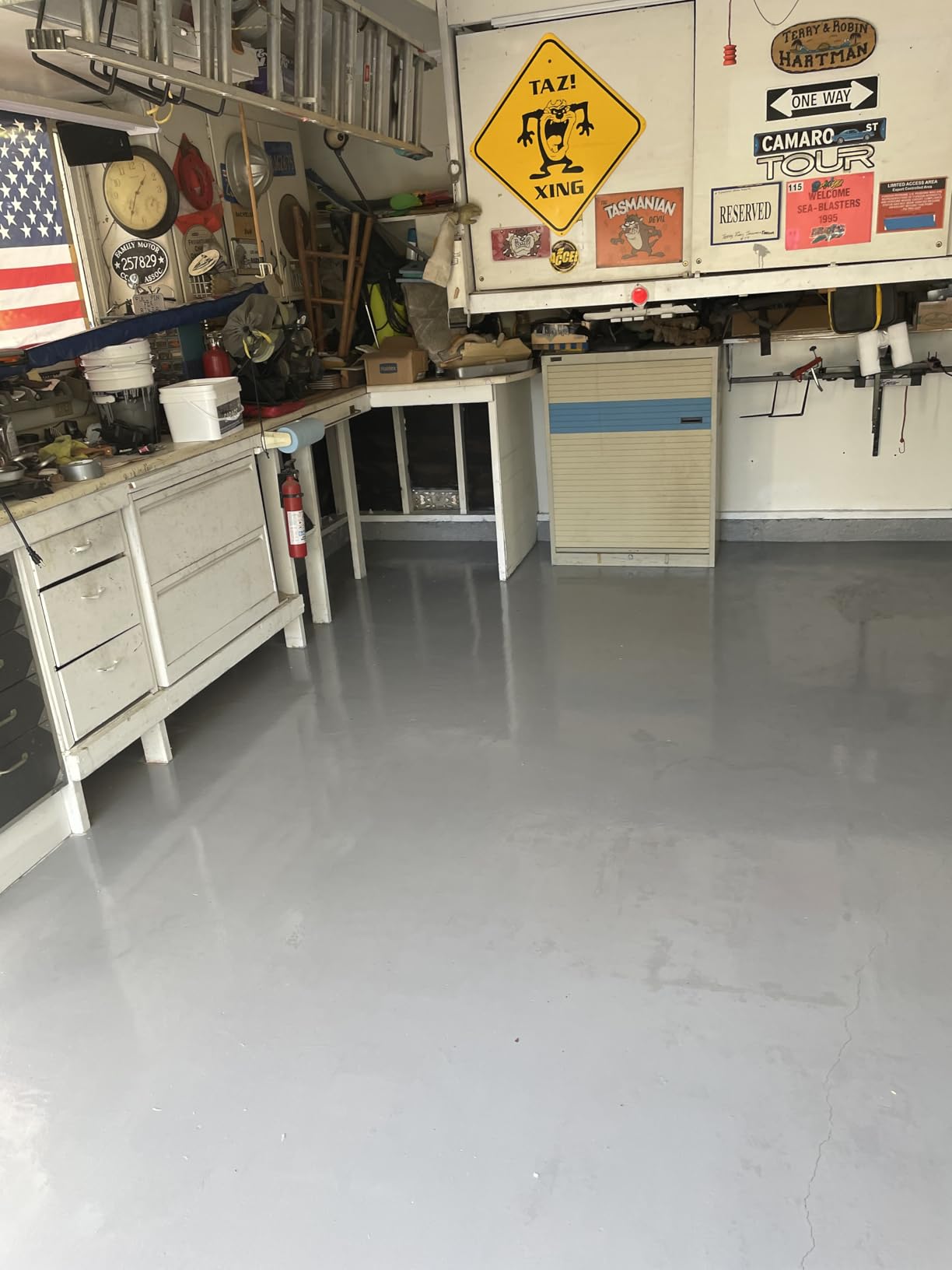 DWIL Garage Floor Epoxy Kit, Garage Floor Paint with Tools, Epoxy Coating for Concrete - High Gloss, Water-based, Low Odor - 1 Car Kit, Light Gray customer photo 1