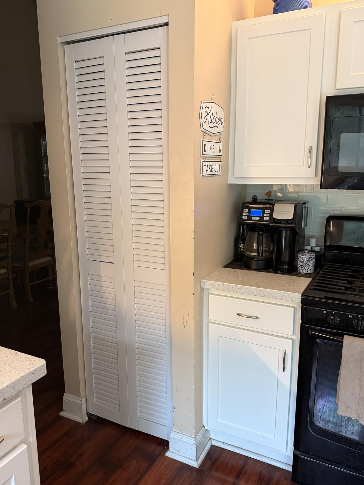 BARNER HOME Louvered Bi-Fold Door, Fits 28