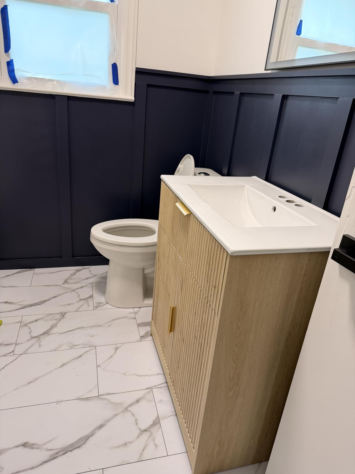 Amada 30'' Bathroom Vanity with Ceramic Sink, Modern Undermount Vanity Sink Cabinet with 2 Doors and 1 Drawer, Fluted Free Standing Bathroom Storage Cabinet with Sink Combo Set, Natural Oak customer photo 2