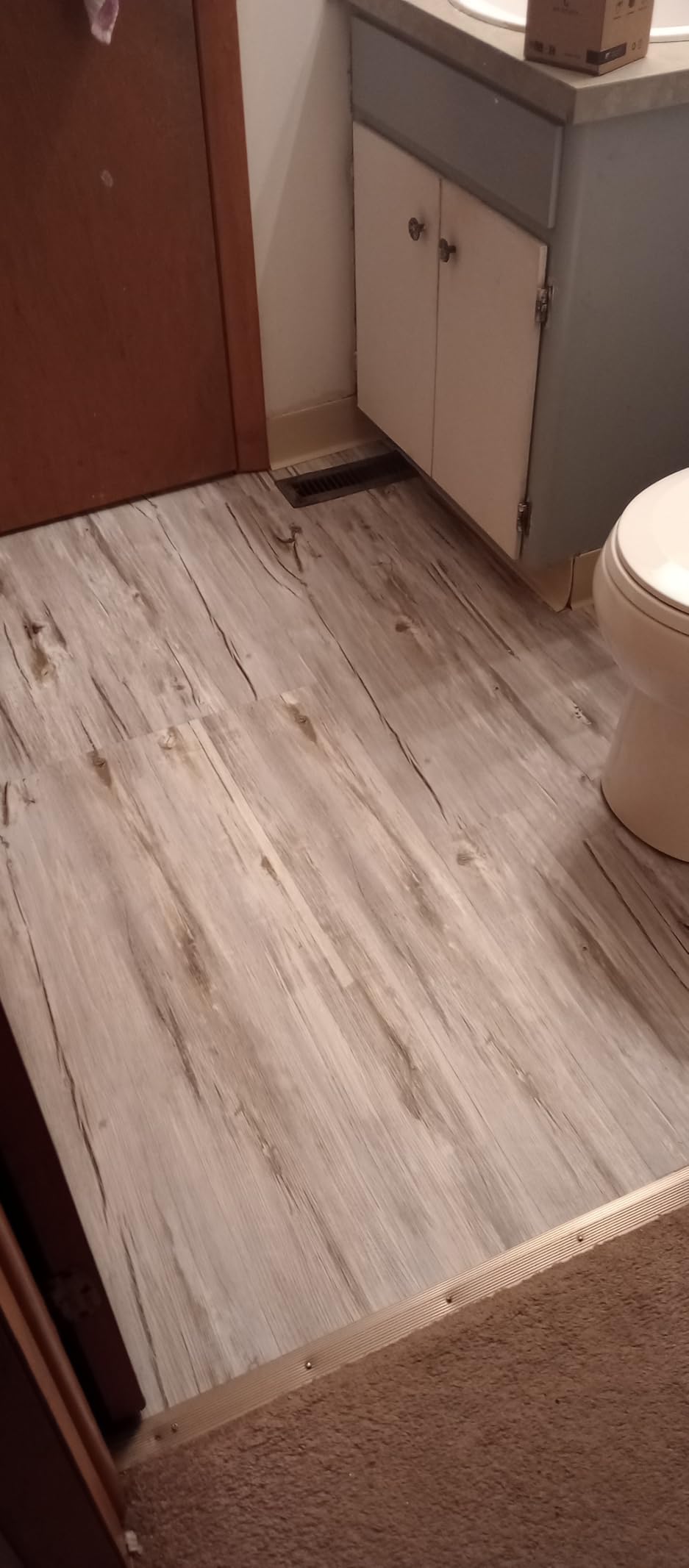 Art3d 60 Sq.ft Peel and Stick Floor Tiles, 40Pcs Luxury Vinyl Plank Flooring Wood Look, Adhesive and Waterproof Tile Sticker for Bedroom, Living Room, Kitchen, Dust Grey customer photo 1