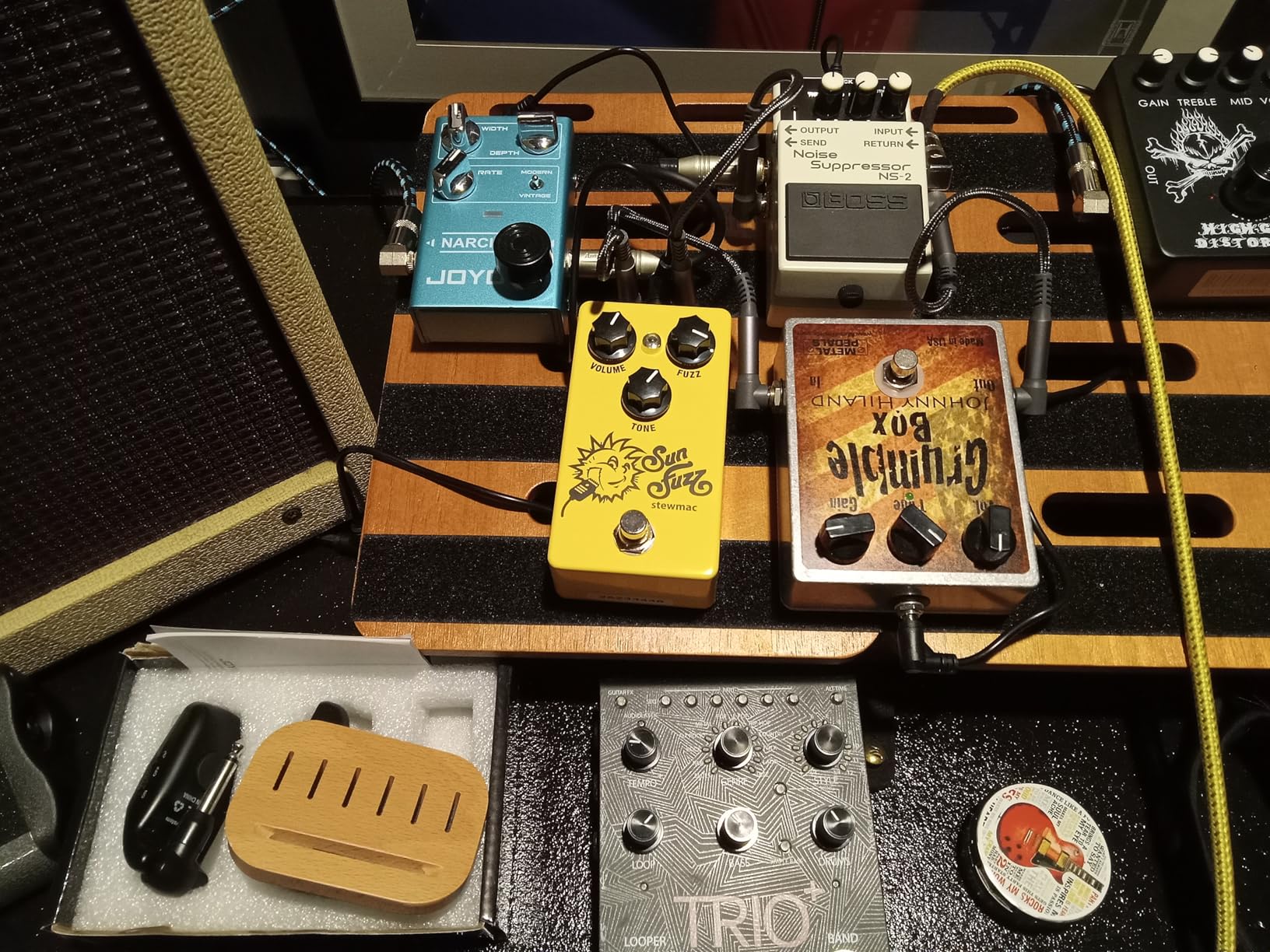 StewMac Sun Fuzz Pedal - Classic 60s-Inspired Silicon Fuzz customer photo 2