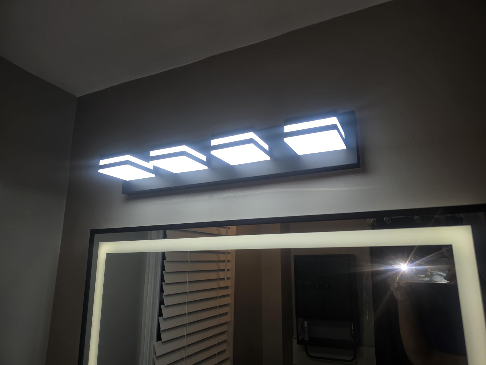 IZORRO LED Modern Bathroom Lights Fixtures (4-Light, Dimmable, 360 Rotate), Matte Black Acrylic Wall Lighting, Vanity Lights for Bathroom Over Mirror - 6000k 24In (No Assembly Required) customer photo 1