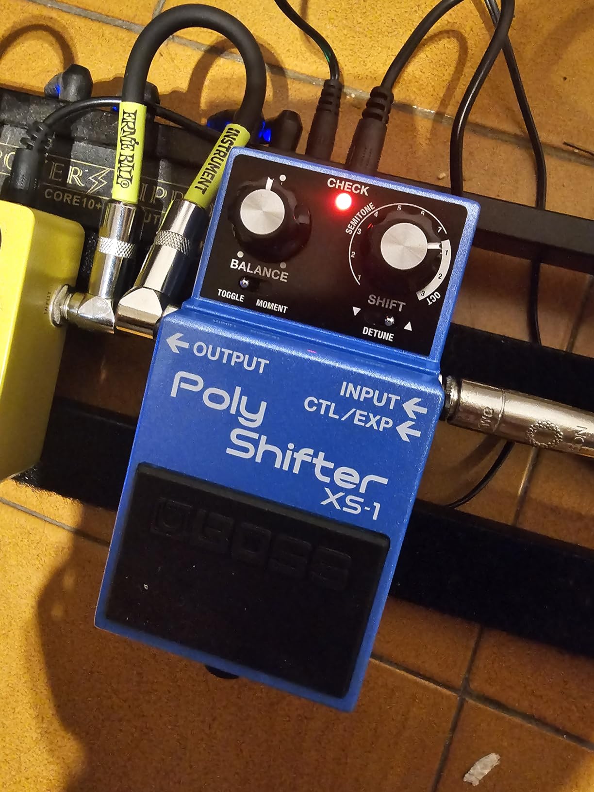 BOSS XS-1 Poly Shifter | Compact Pitch Shifting Pedal | Change Guitar/Bass Pitch Across 7 Semitones or 3 Octaves customer photo 2