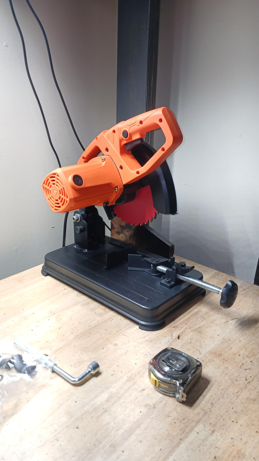 VEVOR Chop Saw, 7-1/4 in Stainless Steel Cold Cut Blade, 1200 W Motor, 4000 r/min Speed, 0-45° Adjustable Cutting Angle, Metal Cutting Chop Saw for Metal Square and Flat Tubes, I-Shaped Steels customer photo 1