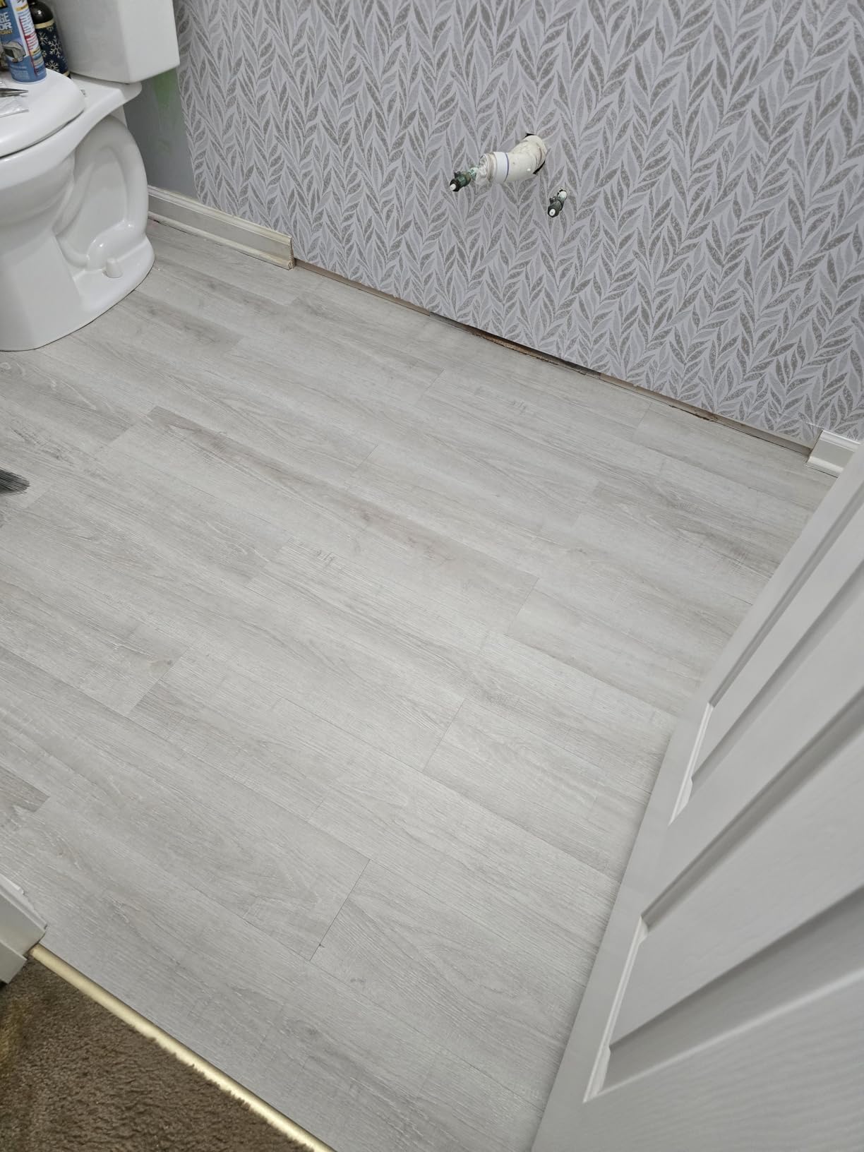 MULGREAT Peel and Stick Floor Tile, 54 Sq.Ft Waterproof Vinyl Flooring, 36 Pieces Wood-Look Self Adhesive Luxury Vinyl Plank Flooring for DIY Bathroom Laundry Bedroom RV Kitchen (Warm Oak) customer photo 1