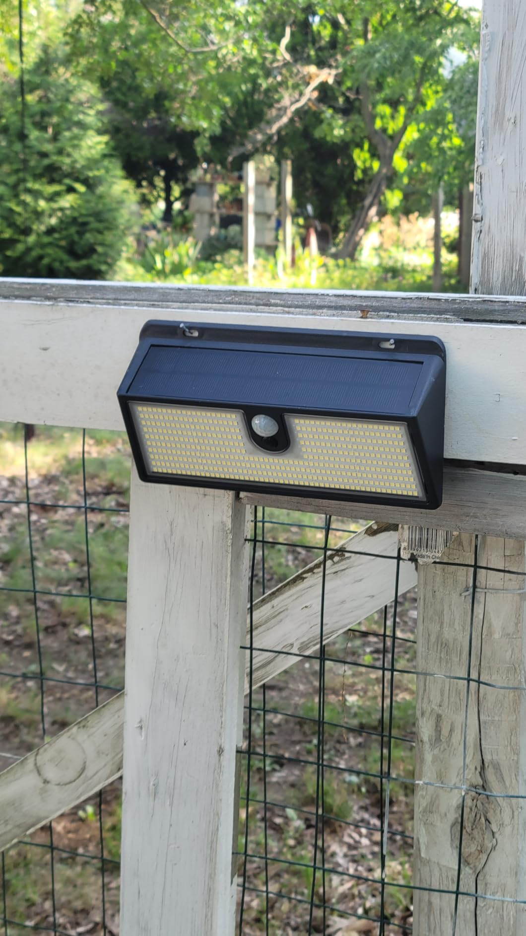Solar Flood Lights Outdoor Motion Sensor, 452 LED Solar Security Lights with 26FT PIR Sensor, 270° Wide Angle, 30% Solar Conversion, IP65 Waterproof, 3 Modes for Yard Garage Fence Patio, 2 Pack customer photo 1