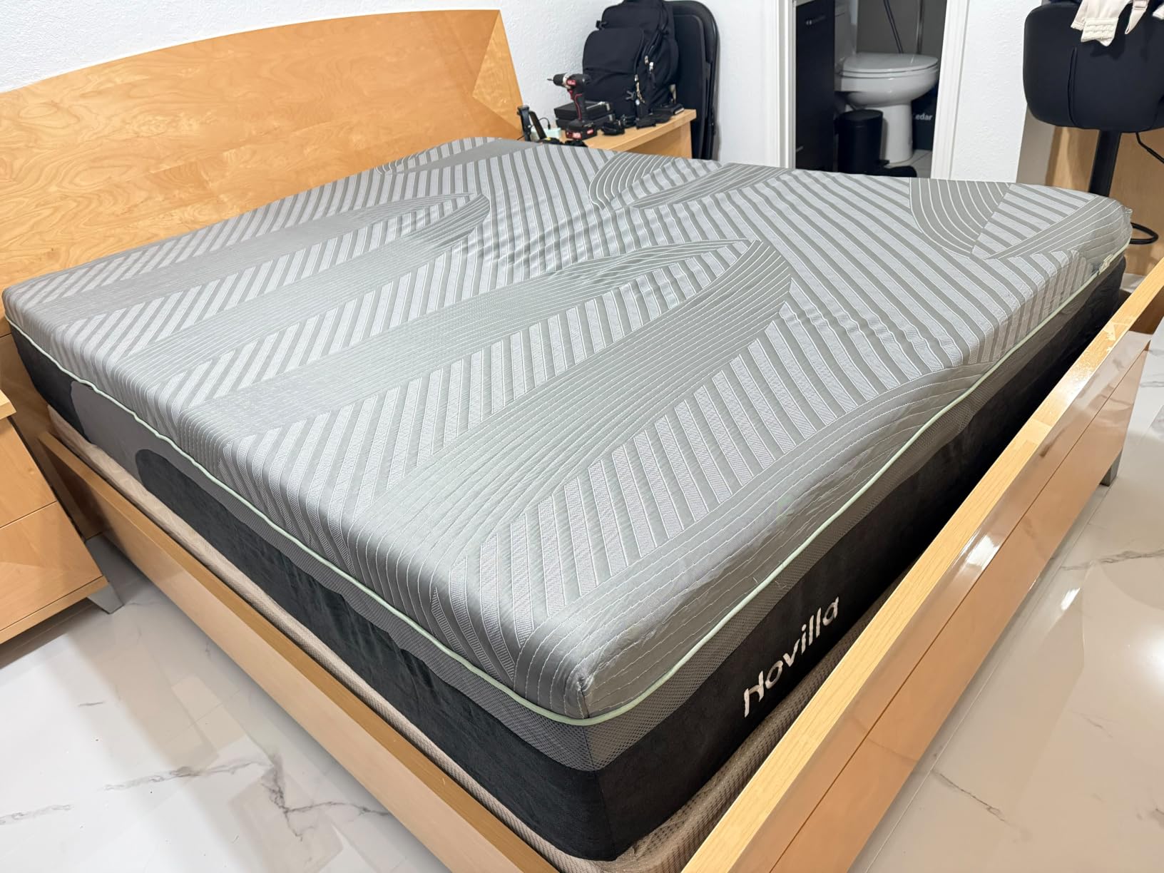 Novilla AiryFlow King Size Mattress 14 Inch, Gel Memory Foam Mattress King | for Cool Night & Spinal Alignment, Pressure Relief & Motion Isolation, Green Tea-Infused, CertiPUR-US Certified, Medium Firm customer photo 1