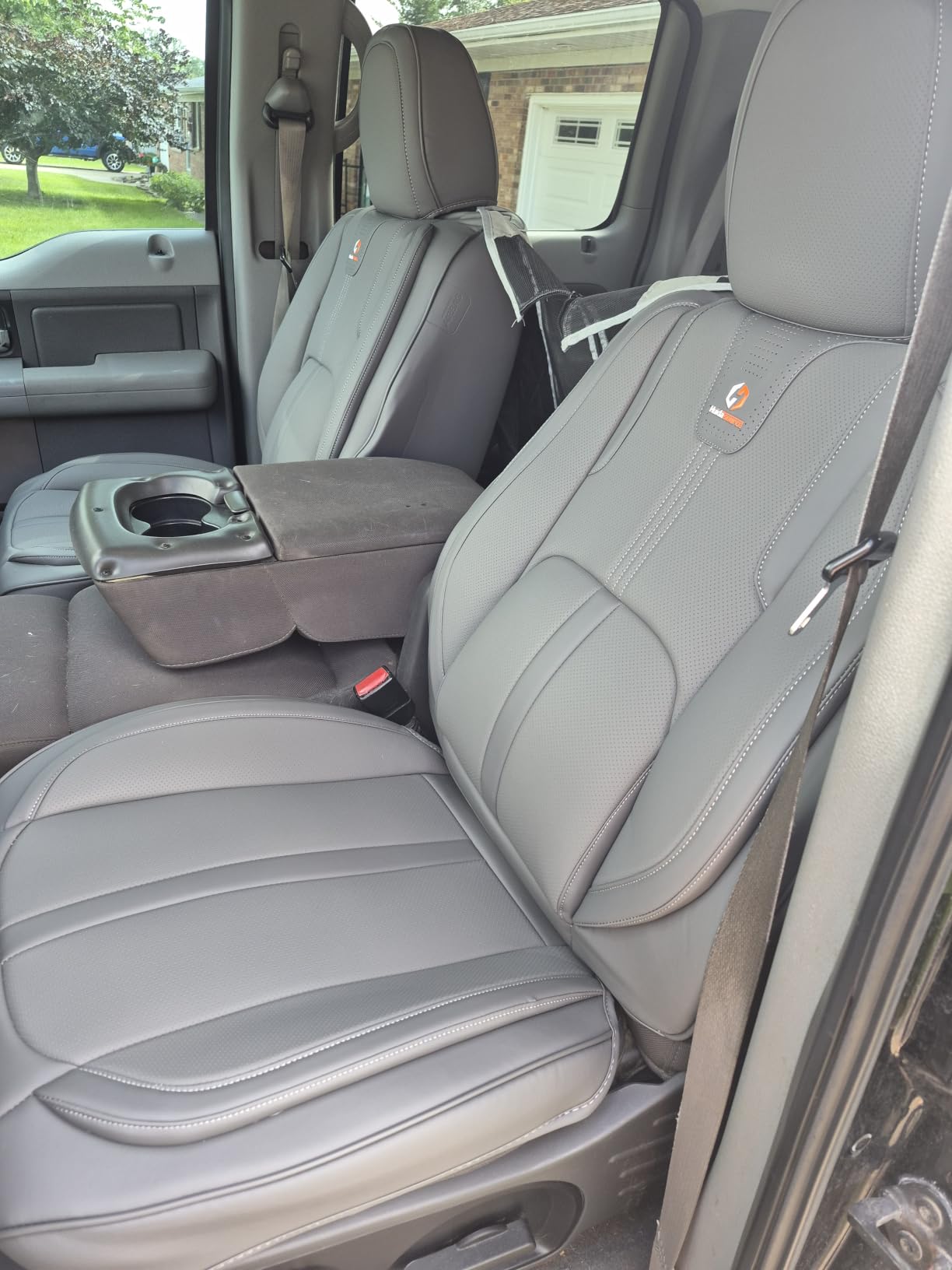 Huidasource Car Seat Covers Full Set Luxury Nappa Leather, Seat Cover with Velcro Adjustable, Airbag, Lumbar Support, Cooling and Heating, Car Seat Covers Universal Fit for Most Cars SUV Trucks, Black customer photo 2