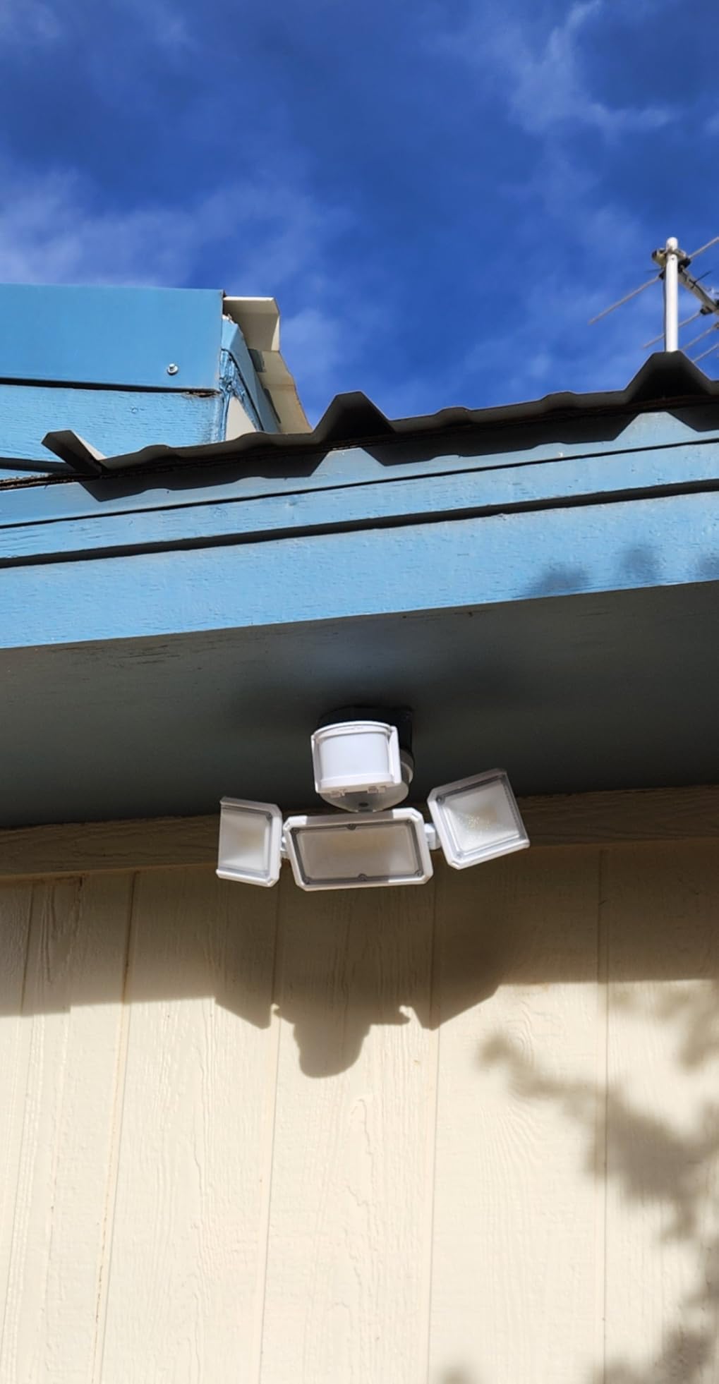LED Security Light 240° Dual PIR 100 FT Motion Sensor Outdoor | 7000LM Adjustable Brightness, Hardwired Flood Light, 5000K Daylight, Dusk to Dawn, IP65, Easy Install, Garage, Porch, Yard customer photo 2