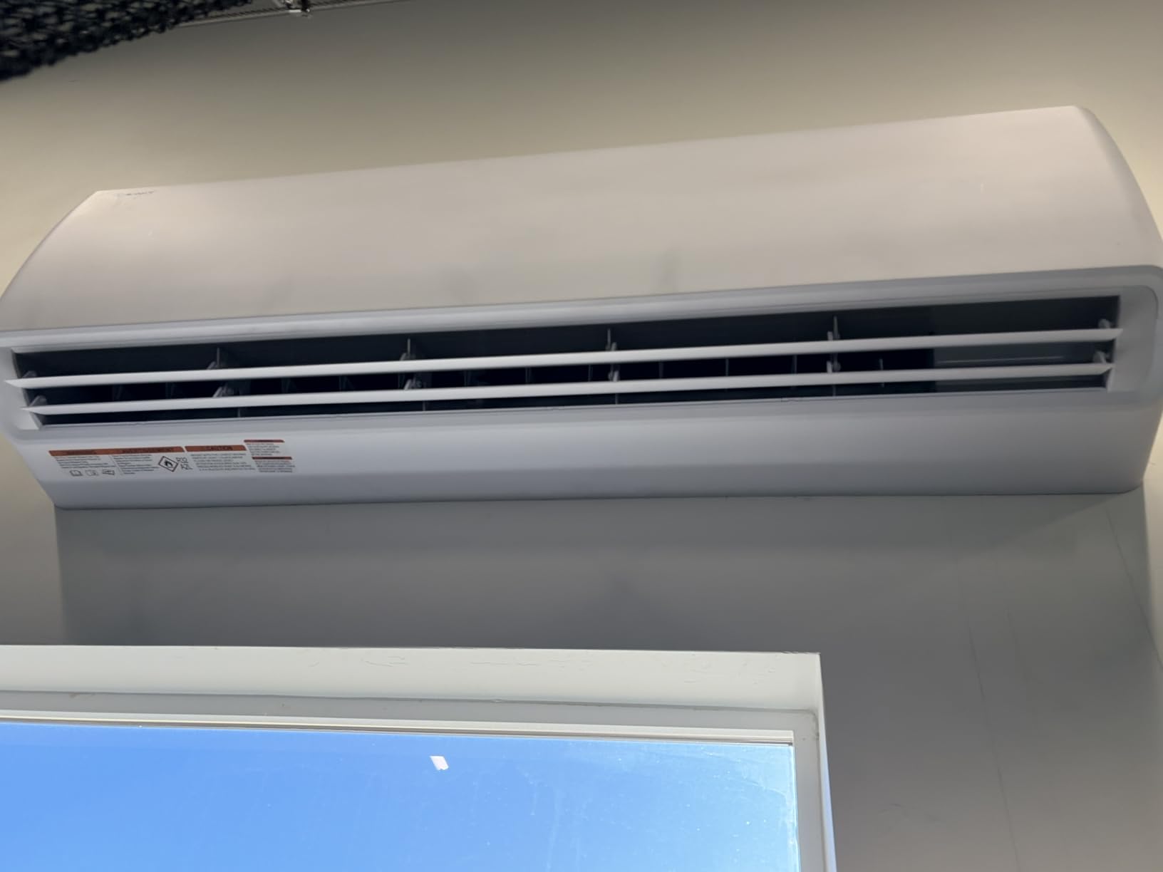 Albott Mini Split Air Conditioner and Heater, 12,000 BTU, SEER2 18, 115V Inverter Energy-Efficient AC with Self-Cleaning, Remote and APP Control, Easy Installation, Cools up to 750 Sq.Ft. customer photo 1