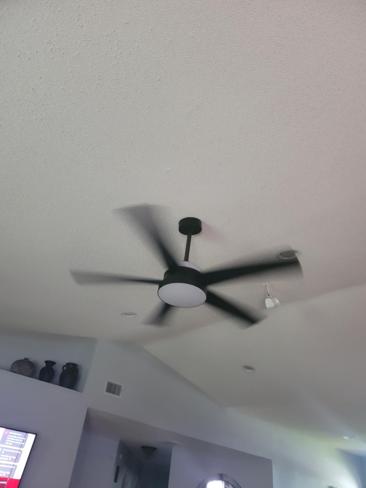 Govee Ceiling Fan with Lights, RGBIC Smart 52'' Low Profile Ceiling Fan with Lights and Remote, Reversible DC Motor, Dimmable, 2800lm, Ceiling Fan for Bedroom, Living Room, Black customer photo 1