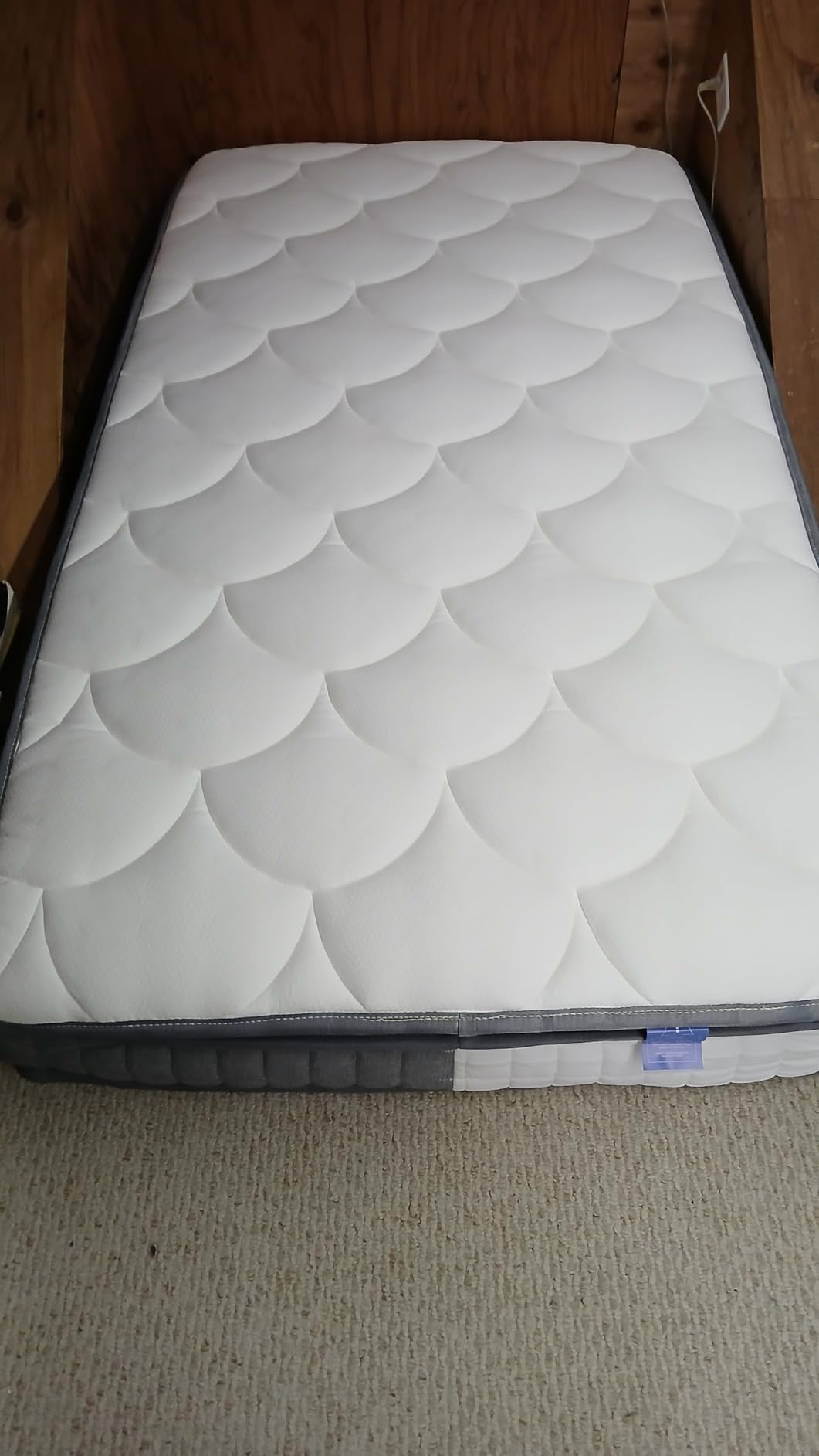 Queen Mattress 14 Inch, Luxury Hybrid Mattress in a Box, Medium Plush Memory Foam for Side & Back Sleepers, 7-Zone Pocket Springs, Cooling, Edge Support, Motion Isolation, CertiPUR-US customer photo 2