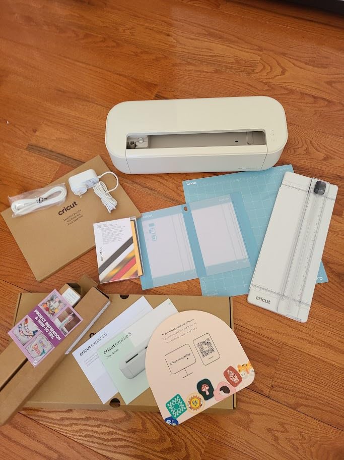 Cricut Explore 5 Multicolor Essential Bundle with EasyPress 9x9 - All-in-One Kit for Stickers, T-Shirts & Custom Apparel customer photo 2