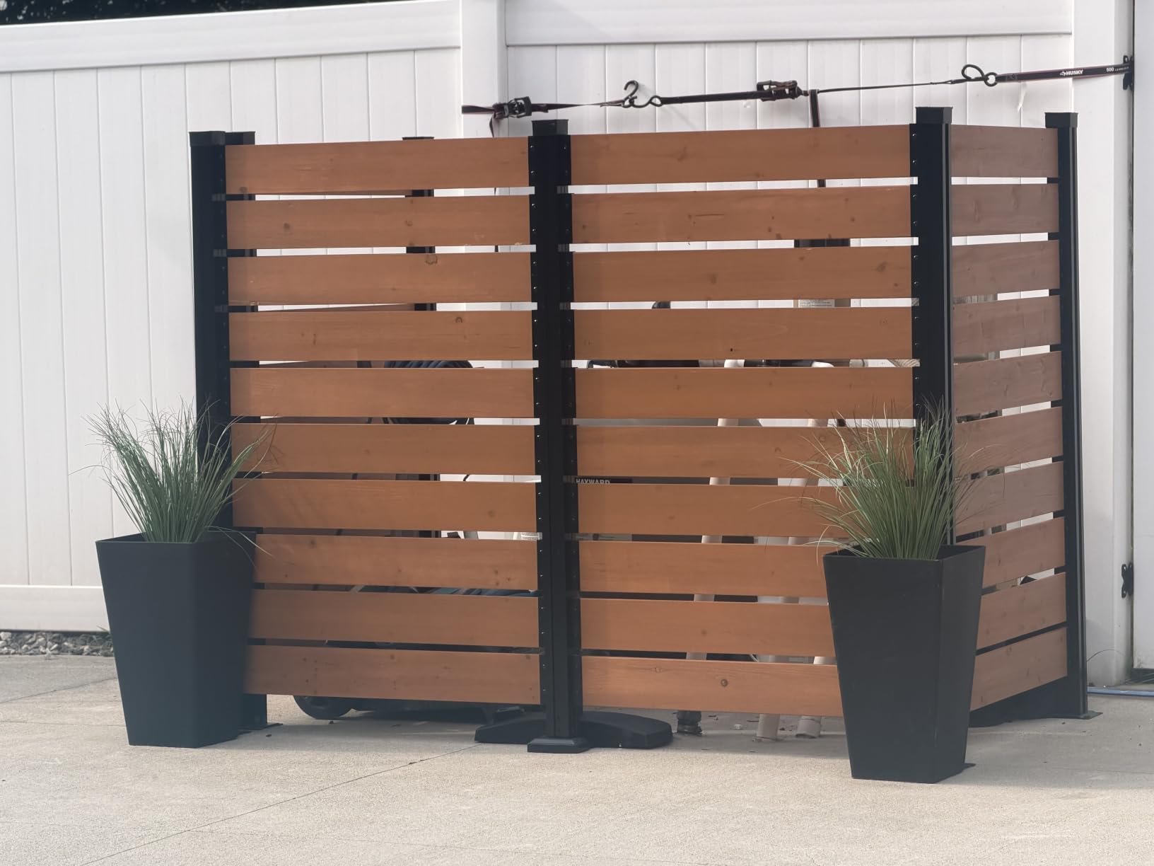 60in H x 40in W Outdoor Cedar Wood Privacy Screen with Aluminum Posts, Easy Assembly customer photo 1