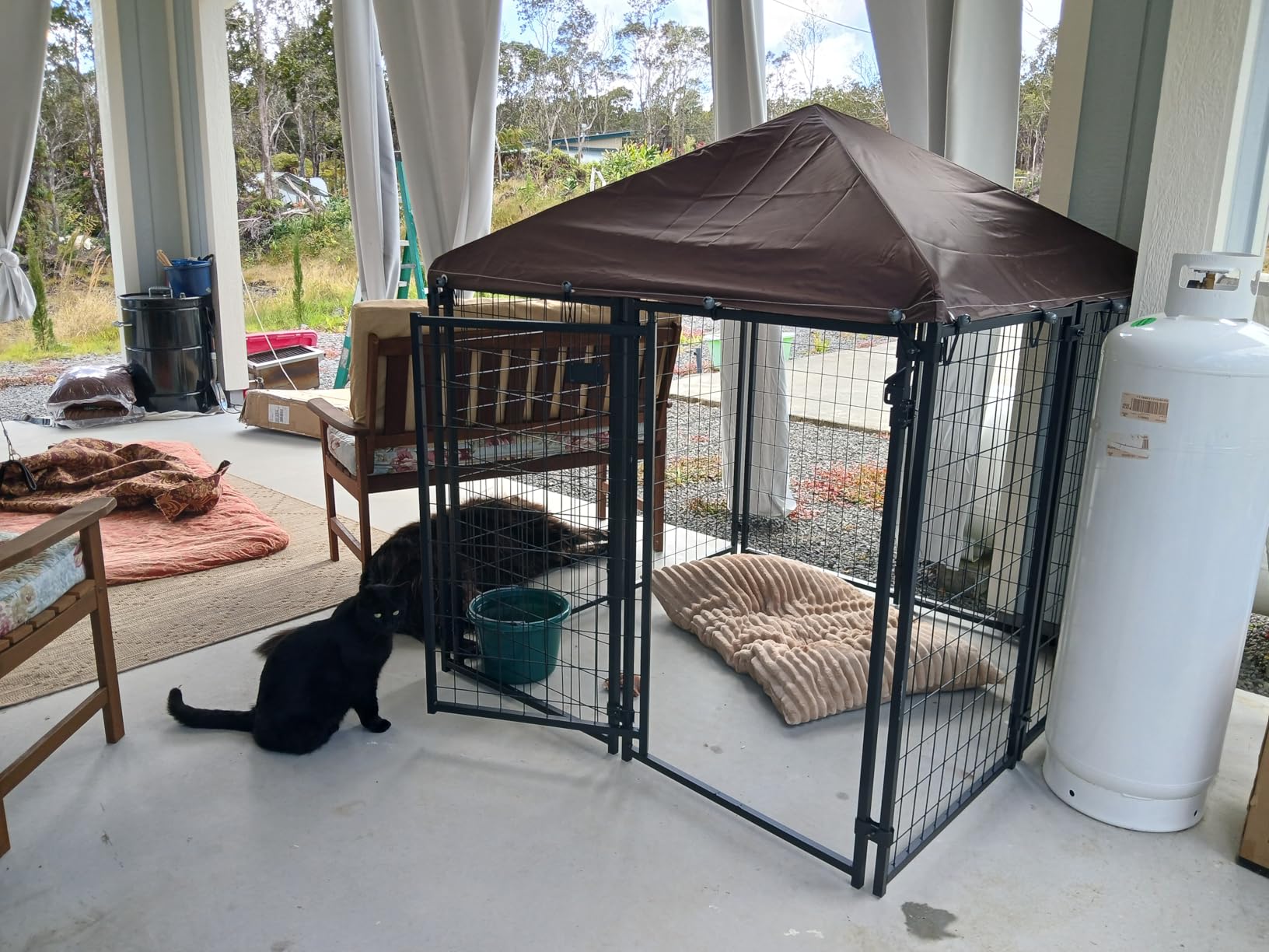 PawHut 4.7' x 4.7' x 5.1' Outdoor Dog Kennel, Welded Wire Dog Kennel Outside Run with Waterproof & UV Resistant Cover, for Small & Medium Breeds, Chickens, Ducks, Silver customer photo 1