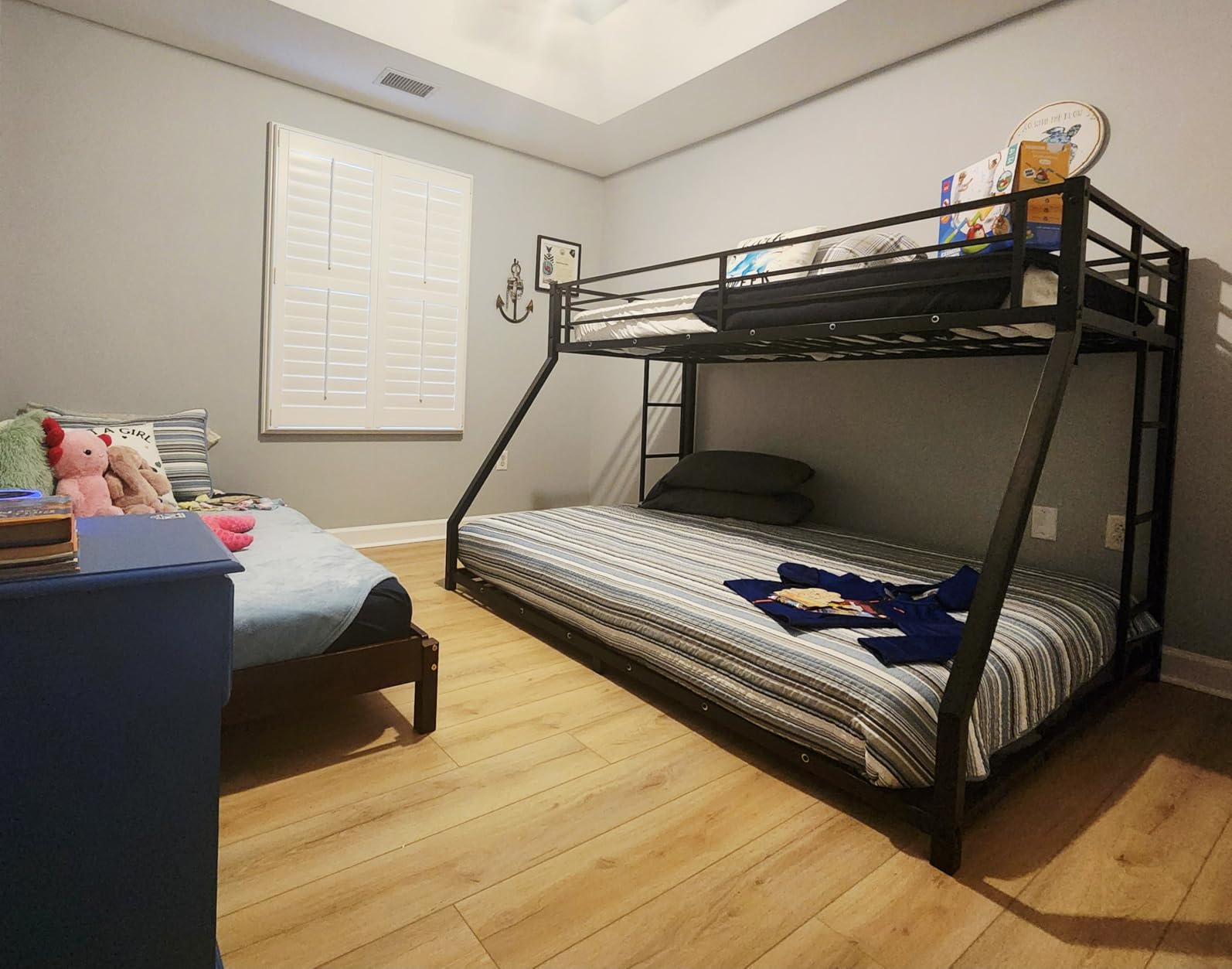 Bellemave Queen Over Queen Bunk Bed Frame with Noise Reduced Design, Low Profile Bunk Bed with Soft Ladder Rung Cover and Fence, Heavy Duty Bunk Beds for Adults, Teens customer photo 1