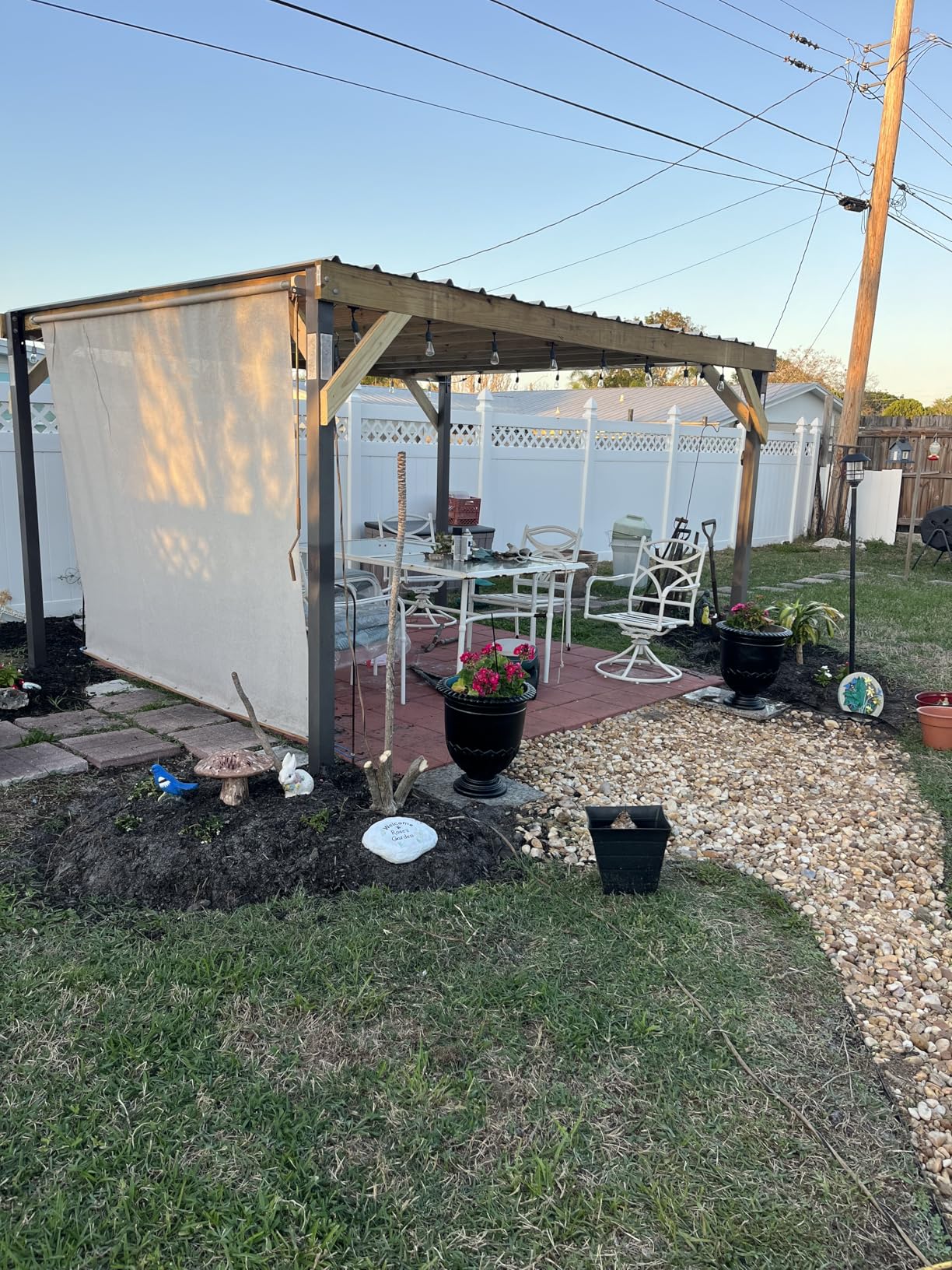 GarveeLife Ribbed Metal Roofing Panels, 140 ft², 64.2'' L x 19.7'' W, 29 Ga. Galvanized Steel Ribbed Panels for Gazebos, Carports, Garages, Chicken Coops, Storage Sheds, and Stables, 16 Pcs, White customer photo 1