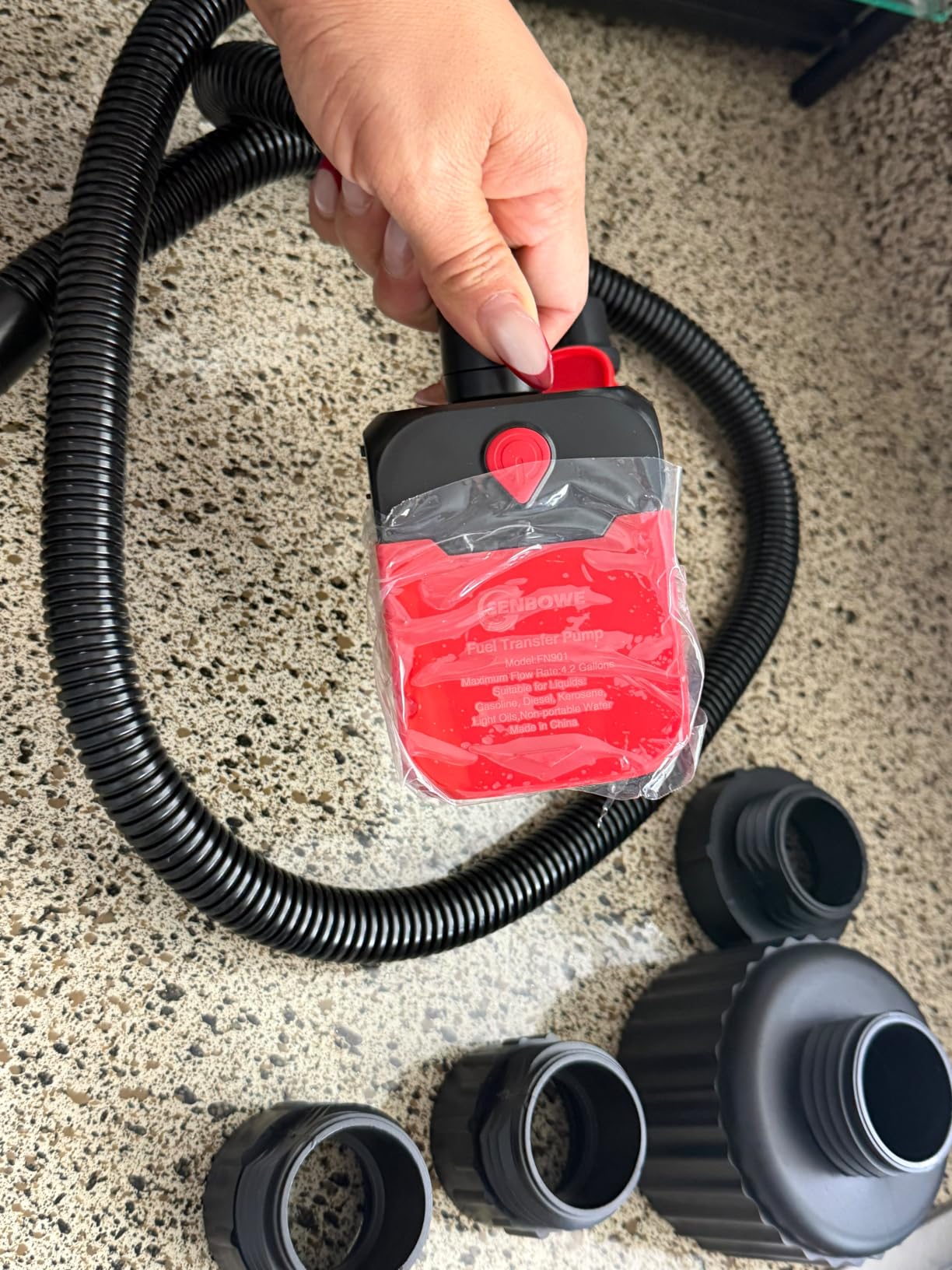 Fuel Transfer Pump with Auto-Stop, 4.2 GPM Battery or USB-Powered Petrol Pump for Fuel Cans, Portable Electric Petrol Transfer Pump with 51