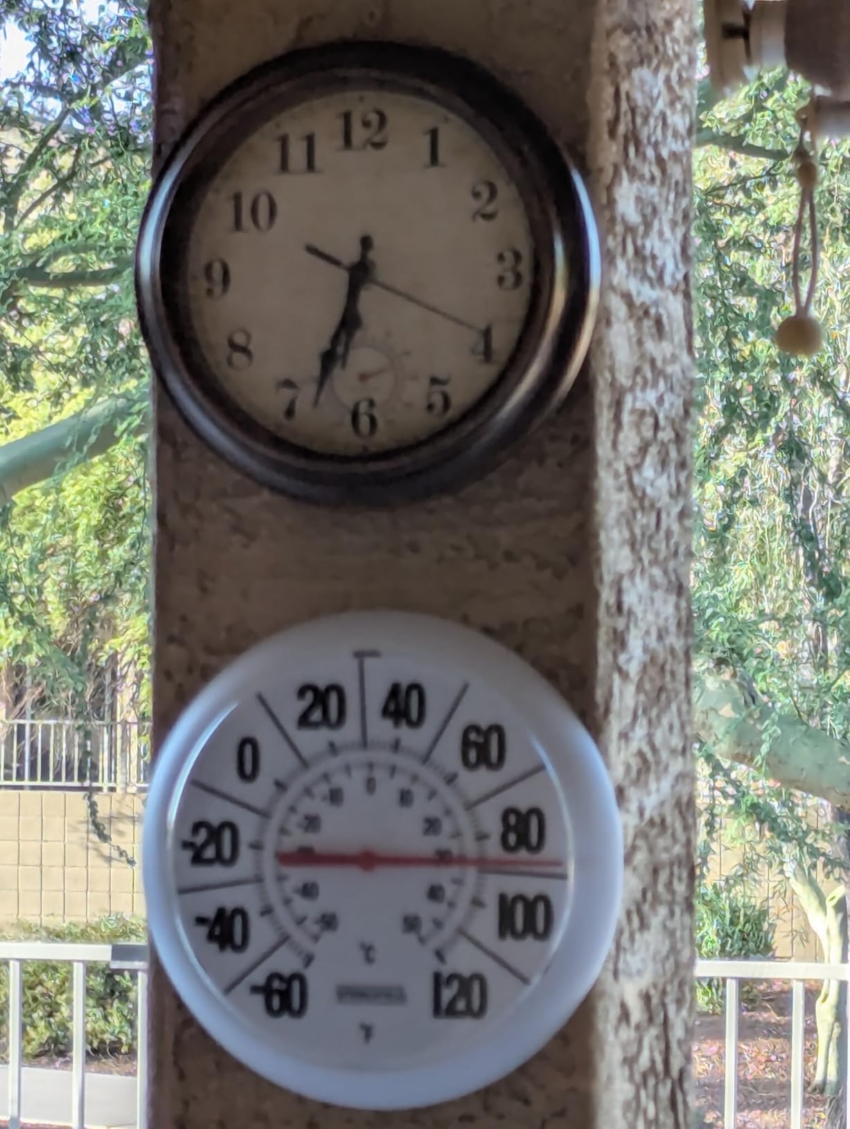 Springfield Indoor Outdoor Big and Bold Dial Thermometer, Wireless Thermometer with Easy to Read Large Numbers for Patio, Pool, and Indoor Areas, 8-Inch, White customer photo 1