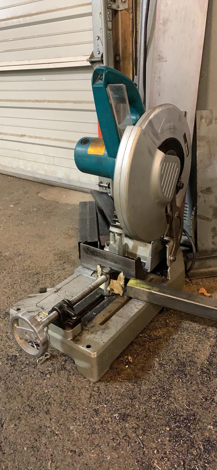 Makita LC1230 12 Inch Metal Cutting Saw customer photo 2