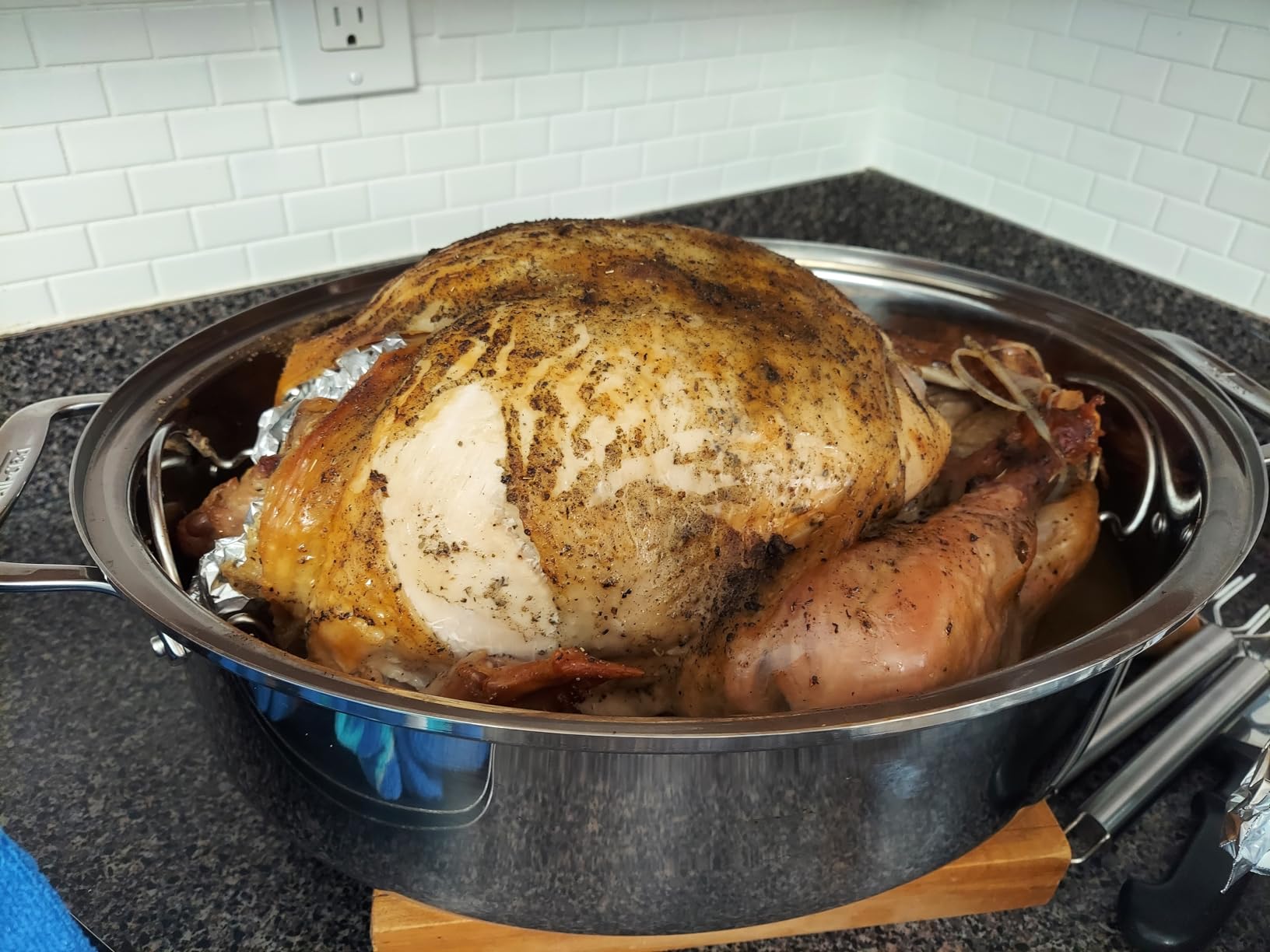 All-Clad Specialty Stainless Steel Roaster and Nonstick Rack 16x13x5 Inch Oven Broiler Safe 600F Roaster Pan customer photo 2