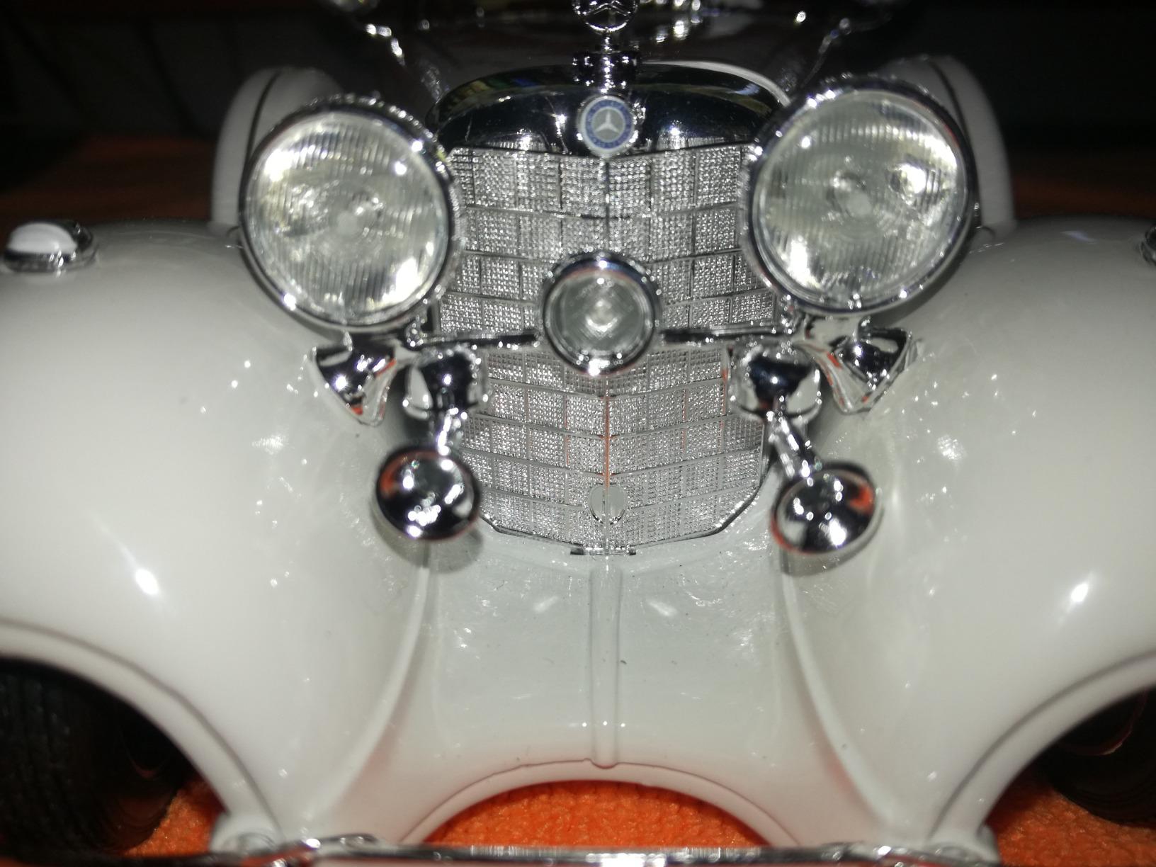 Maisto 1936 Mercedes Benz 500 K Special Roadster White 1:18 Diecast Model Car customer photo 2