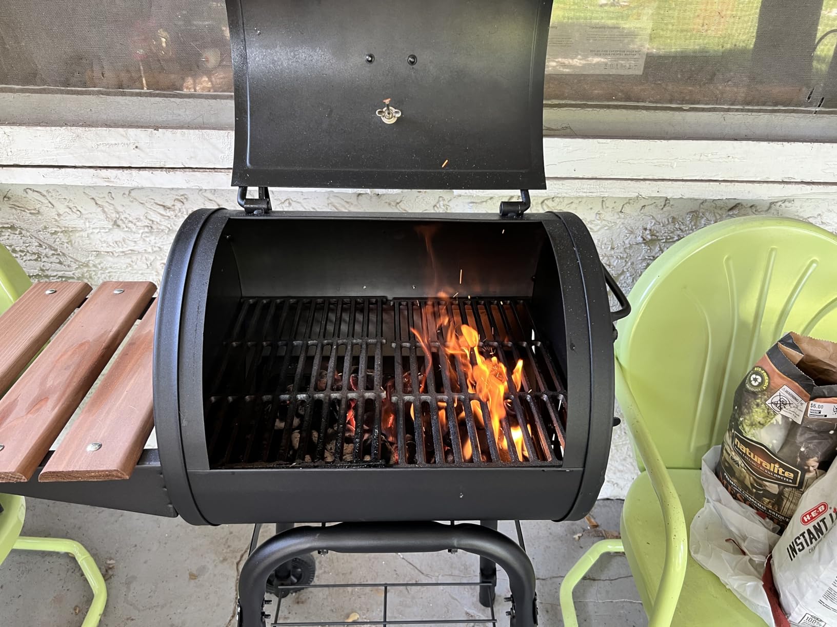Char-Griller Patio Pro Charcoal Grill and Smoker with Cast Iron Grates, Premium Wood Shelf and Damper Control, 250 Cooking Square Inches in Black, Model E1515 customer photo 1