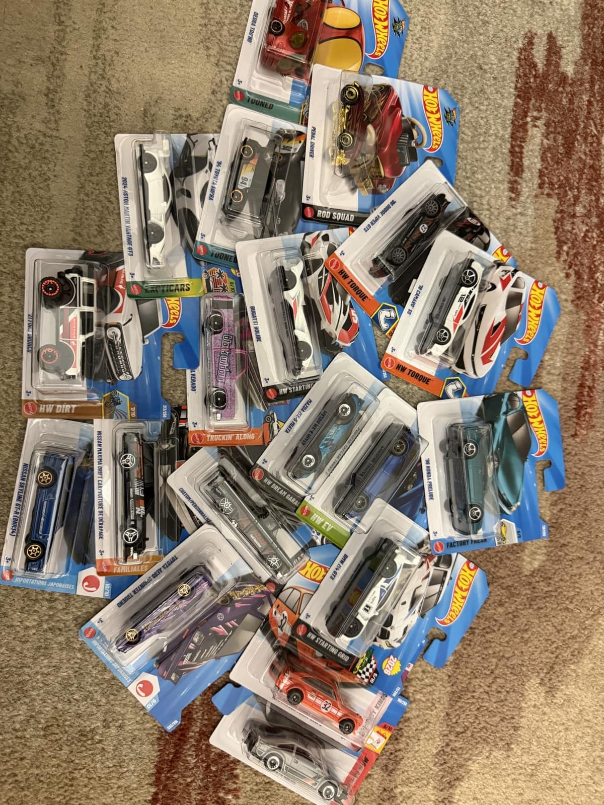 Hot Wheels 10-Pack (Styles May Vary) | Multipack of 10 of Toy Trucks & Cars in 1:64 Scale, Instant Collection for Kids and Collectors (Amazon Exclusive) customer photo 2