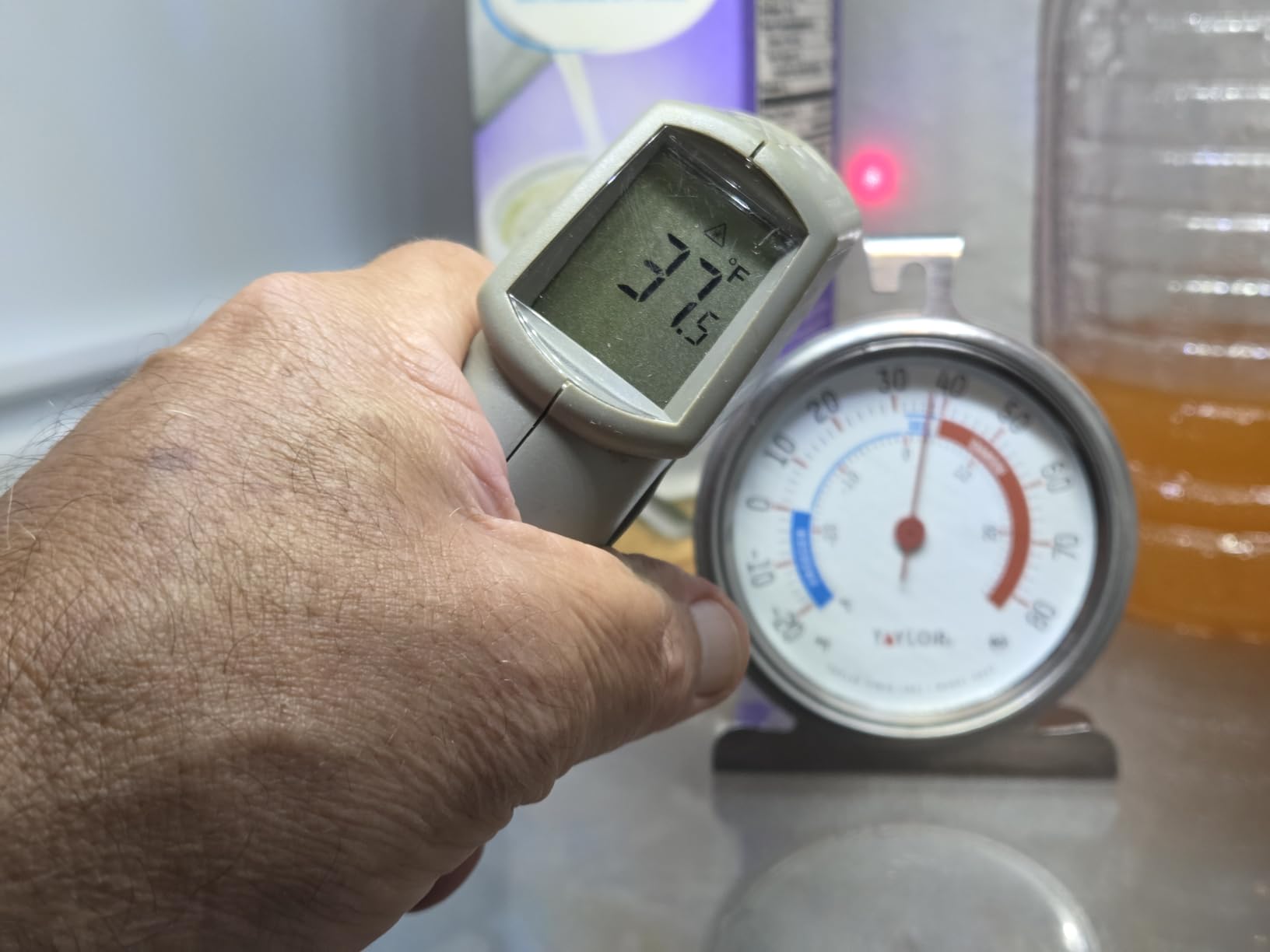 Taylor 5924 Large Dial Kitchen Refrigerator and Freezer Analog Thermometer, 3-Inch Dial, Easy to Read, Silver Finish, Accurate Temperature Monitoring customer photo 1