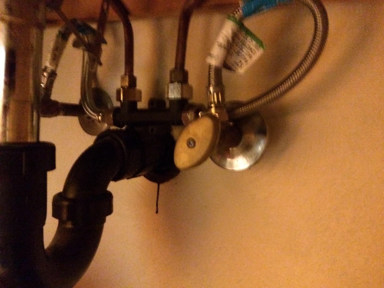 Watts Hot Water Recirculation System with Programmable Timer for Tank Water Heaters, Instant Hot Water, 120V Pump, 10 ft Cord, 2 Adapters, Sensor Valve, Mounting Screws, 2 Supply Lines (0955800) customer photo 2