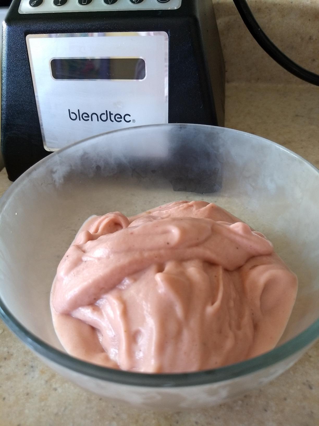 Blendtec Total Classic Original Blender and 75 oz FourSide Blender Jar - Kitchen Blender Bundle - Black customer photo 1