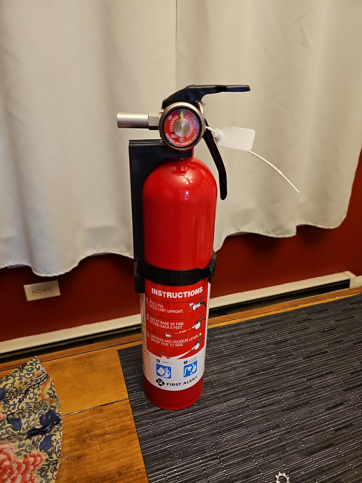 First Alert Fire Extinguisher, Standard Garage Use | GARAGE10 UL RATED 10-B:C, Red 1-Pack customer photo 2