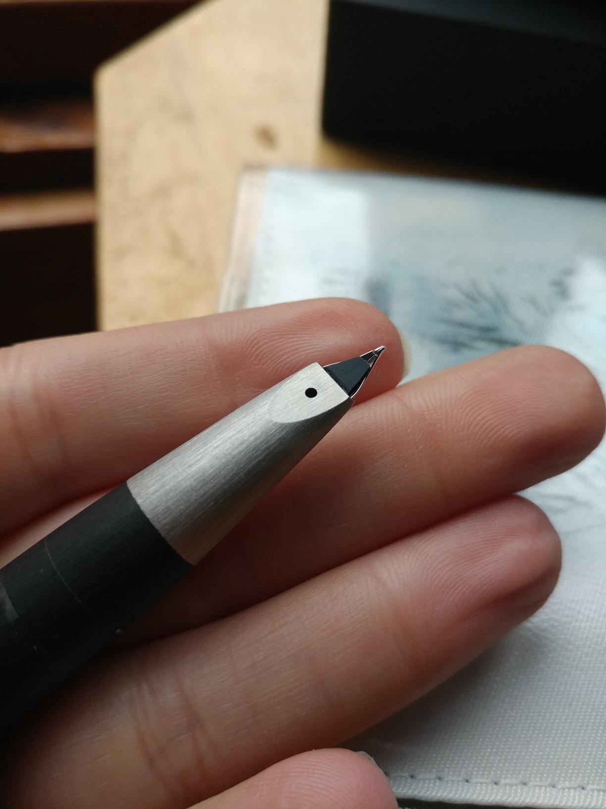 LAMY 2000 Matte Black Fountain Pen - Fine customer photo 1